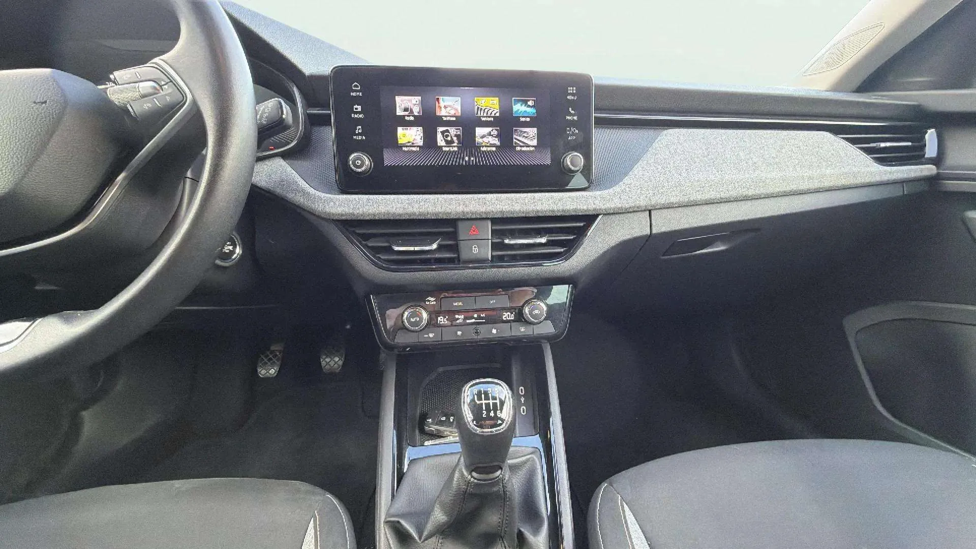 Škoda Kamiq 1.0 TSI Selection - foto 17