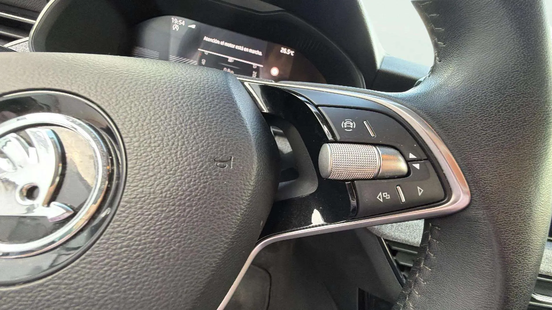 Škoda Kamiq 1.0 TSI Selection - foto 23
