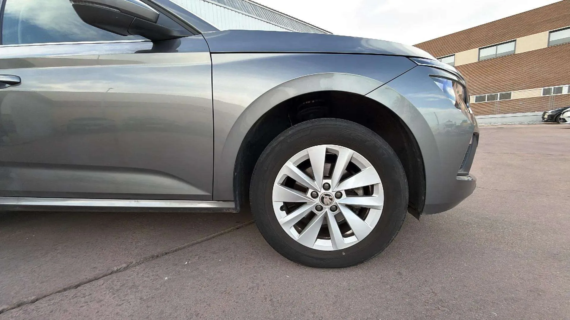 Škoda Kamiq 1.0 TSI Selection - foto 14