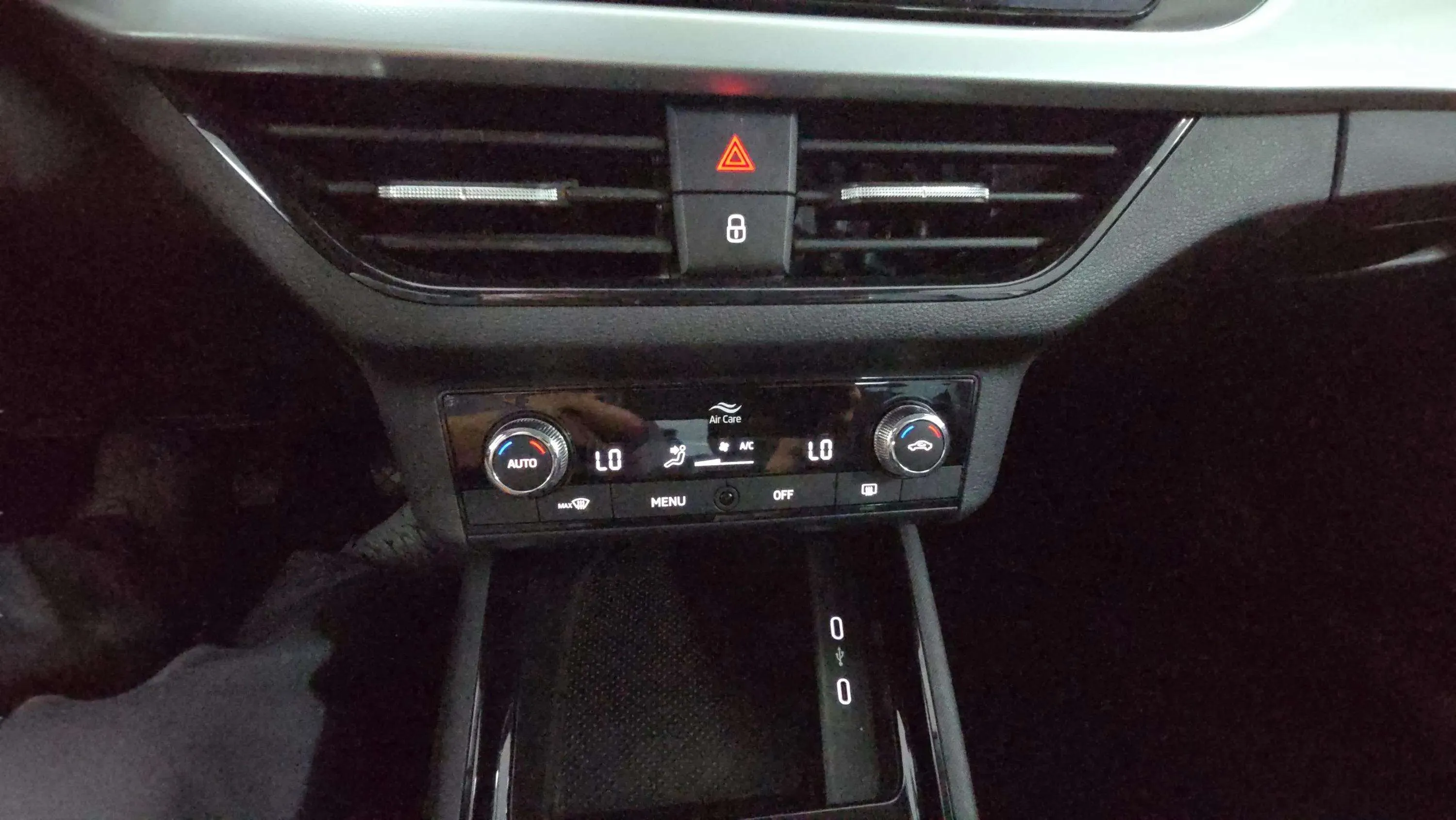 Škoda Kamiq 1.0 TSI Selection - foto 23