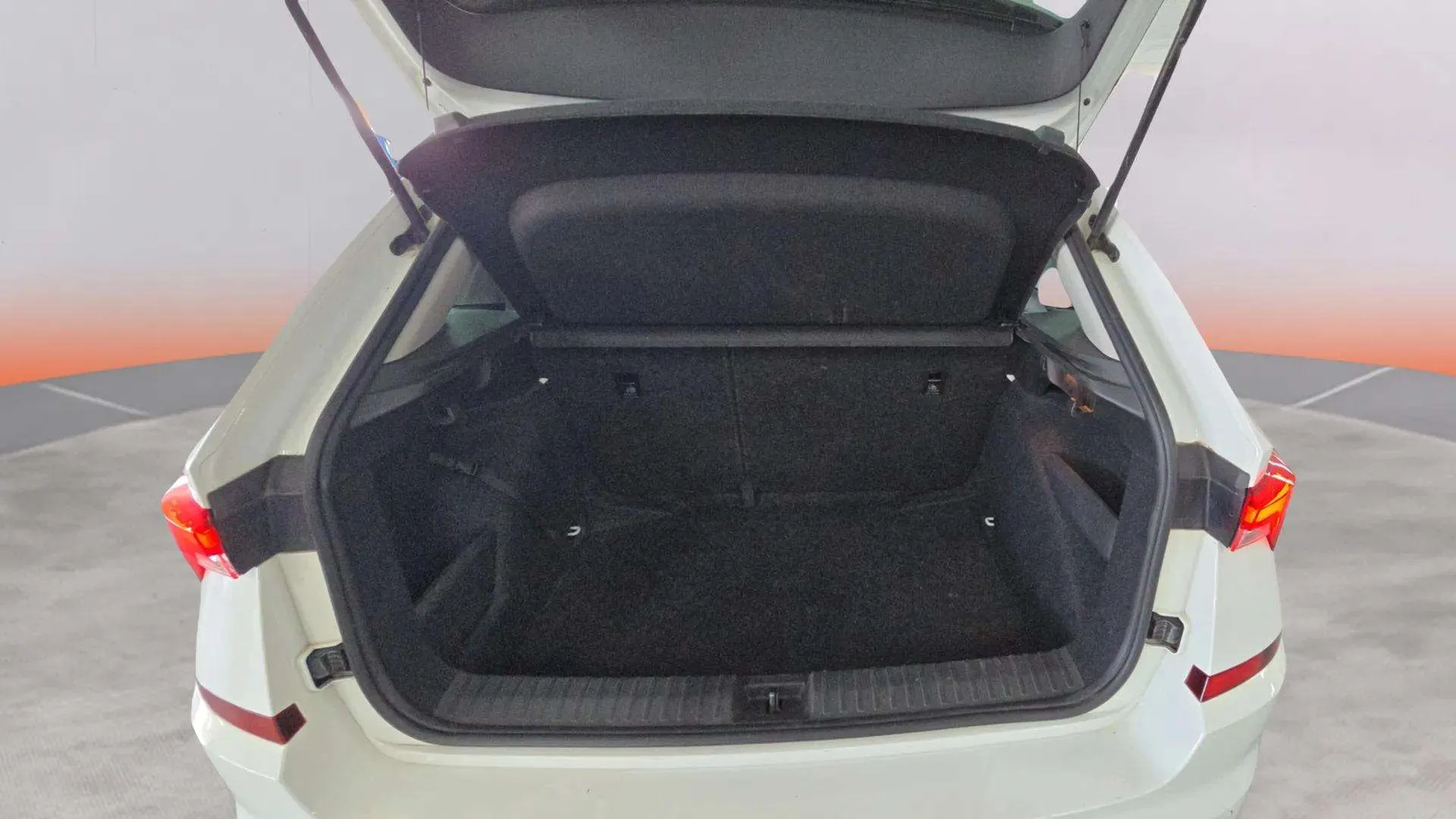 Škoda Kamiq 1.0 TSI Selection - foto 9