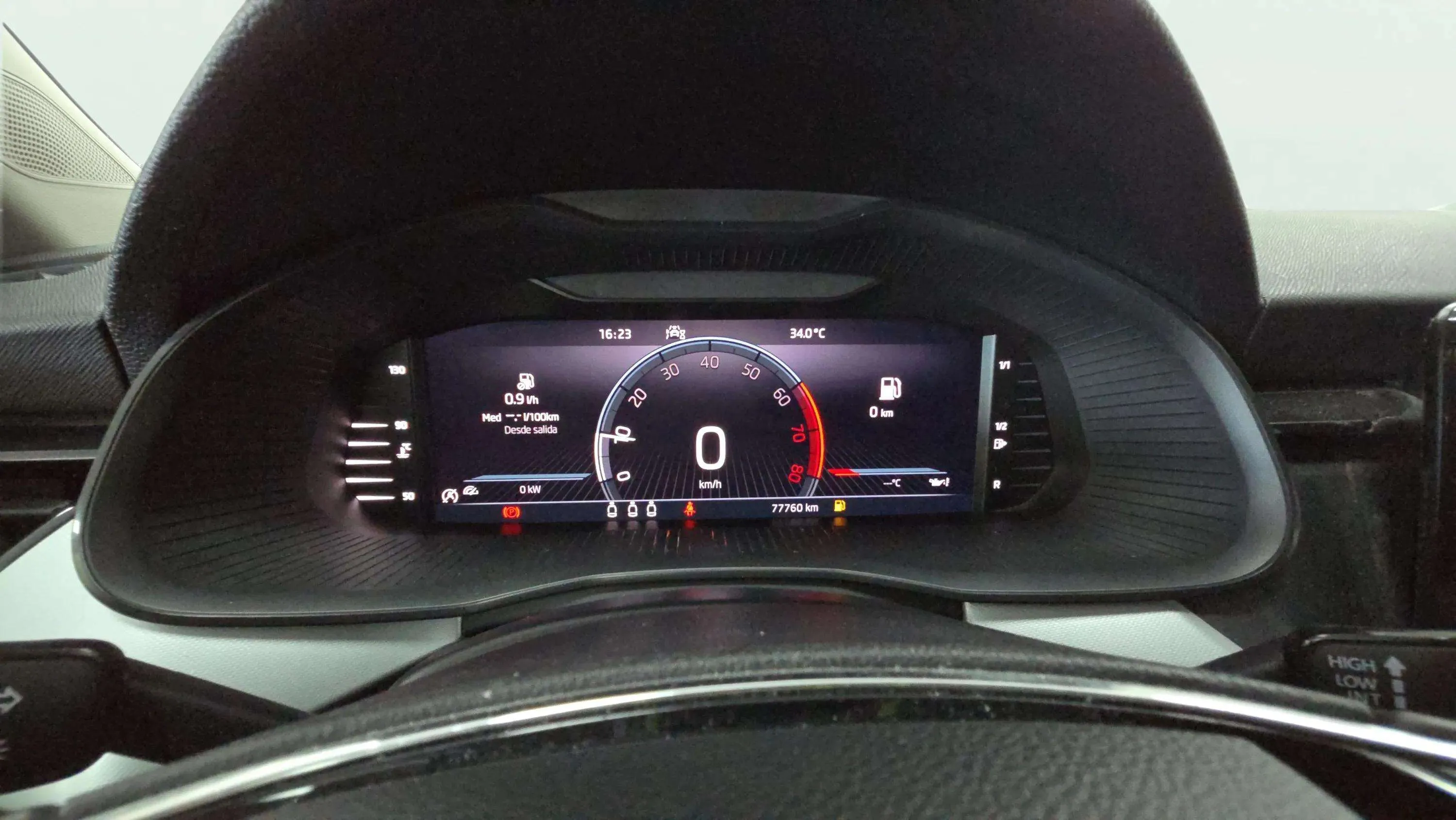 Škoda Kamiq 1.0 TSI Selection - foto 14