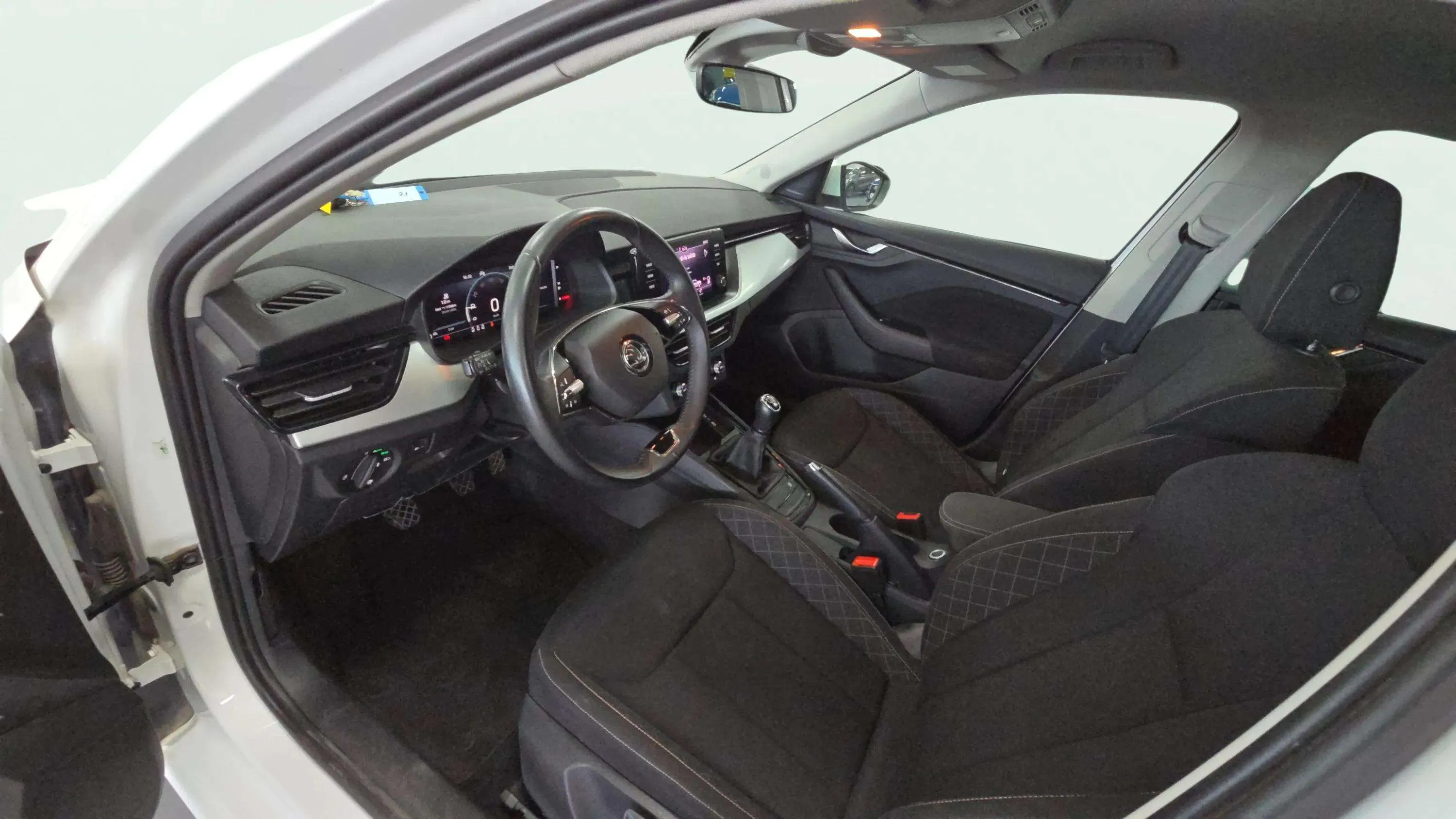 Škoda Kamiq 1.0 TSI Selection - foto 11