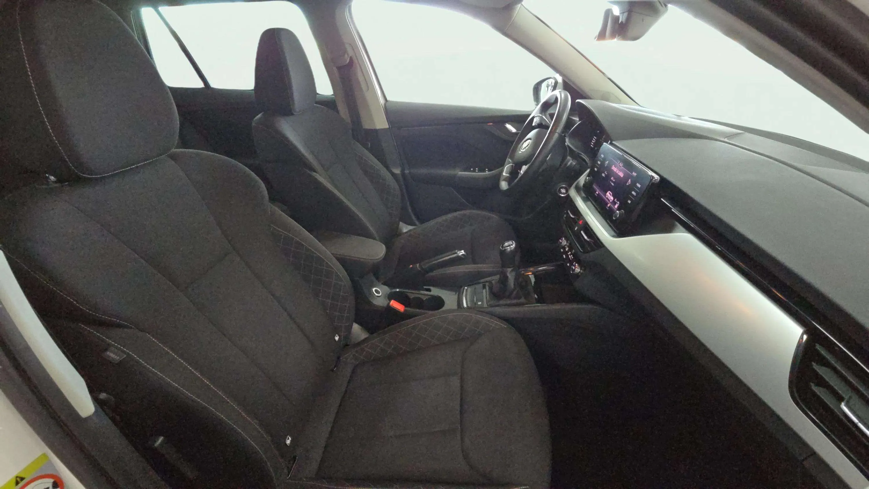 Škoda Kamiq 1.0 TSI Selection - foto 15