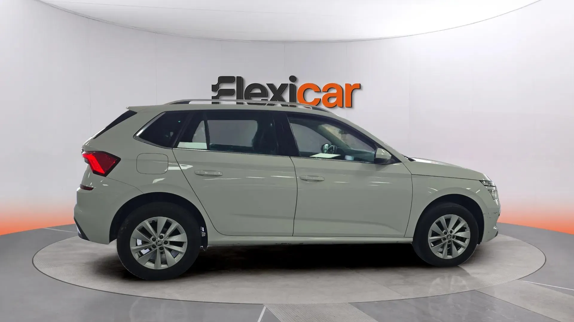 Škoda Kamiq 1.0 TSI Selection - foto 8