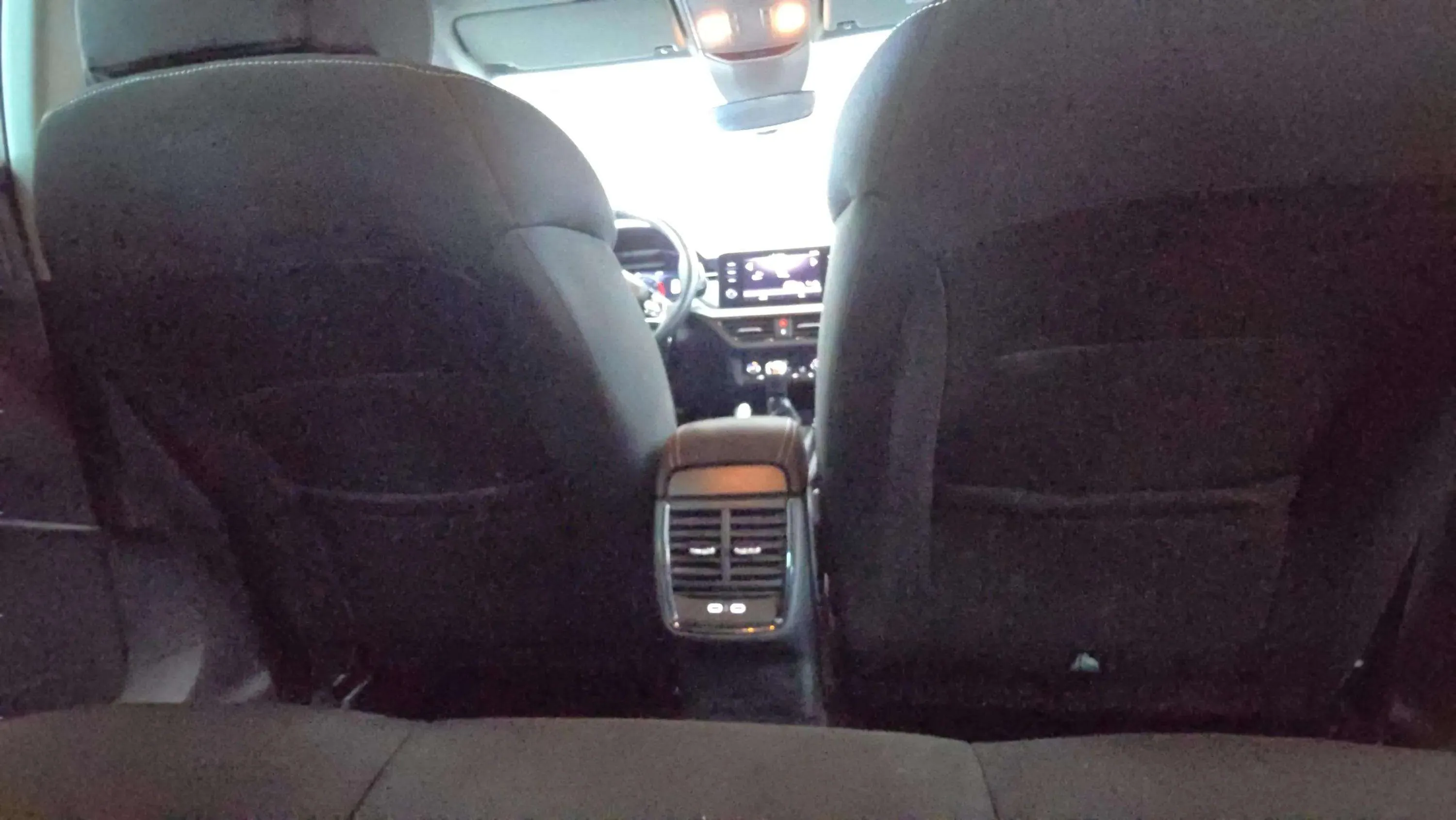 Škoda Kamiq 1.0 TSI Selection - foto 26