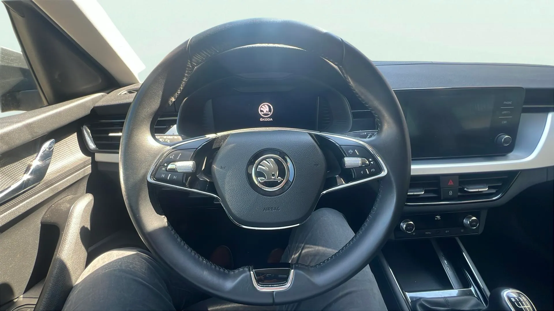 Škoda Kamiq 1.0 TSI Selection - foto 12