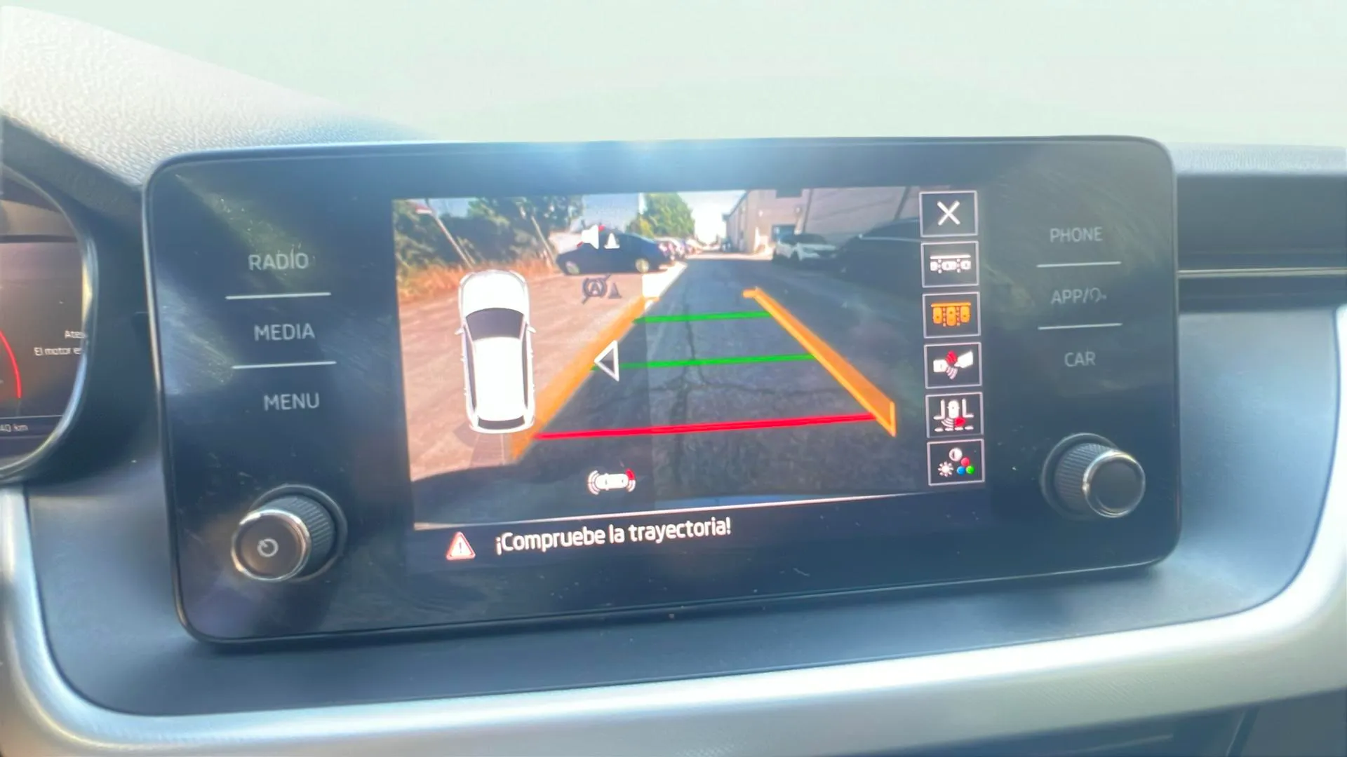 Škoda Kamiq 1.0 TSI Selection - foto 16