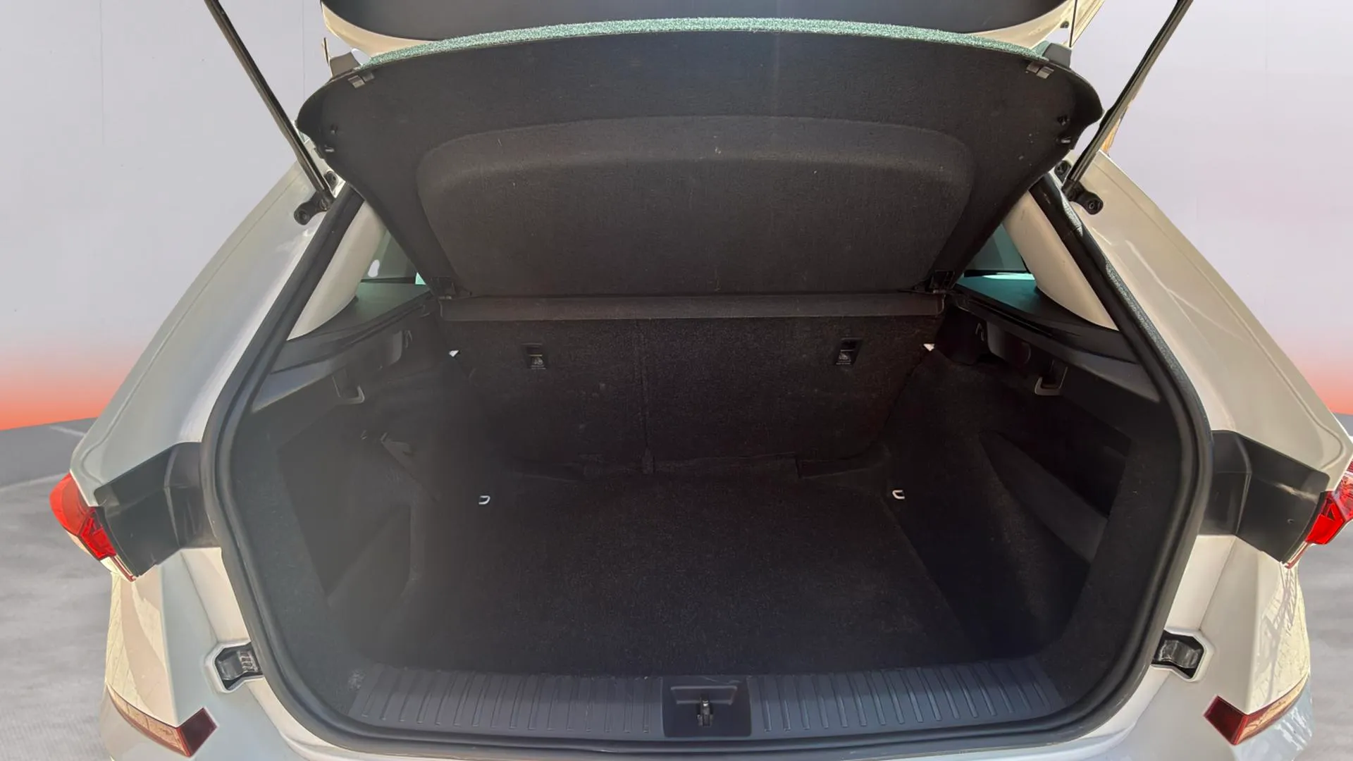 Škoda Kamiq 1.0 TSI Style - foto 17