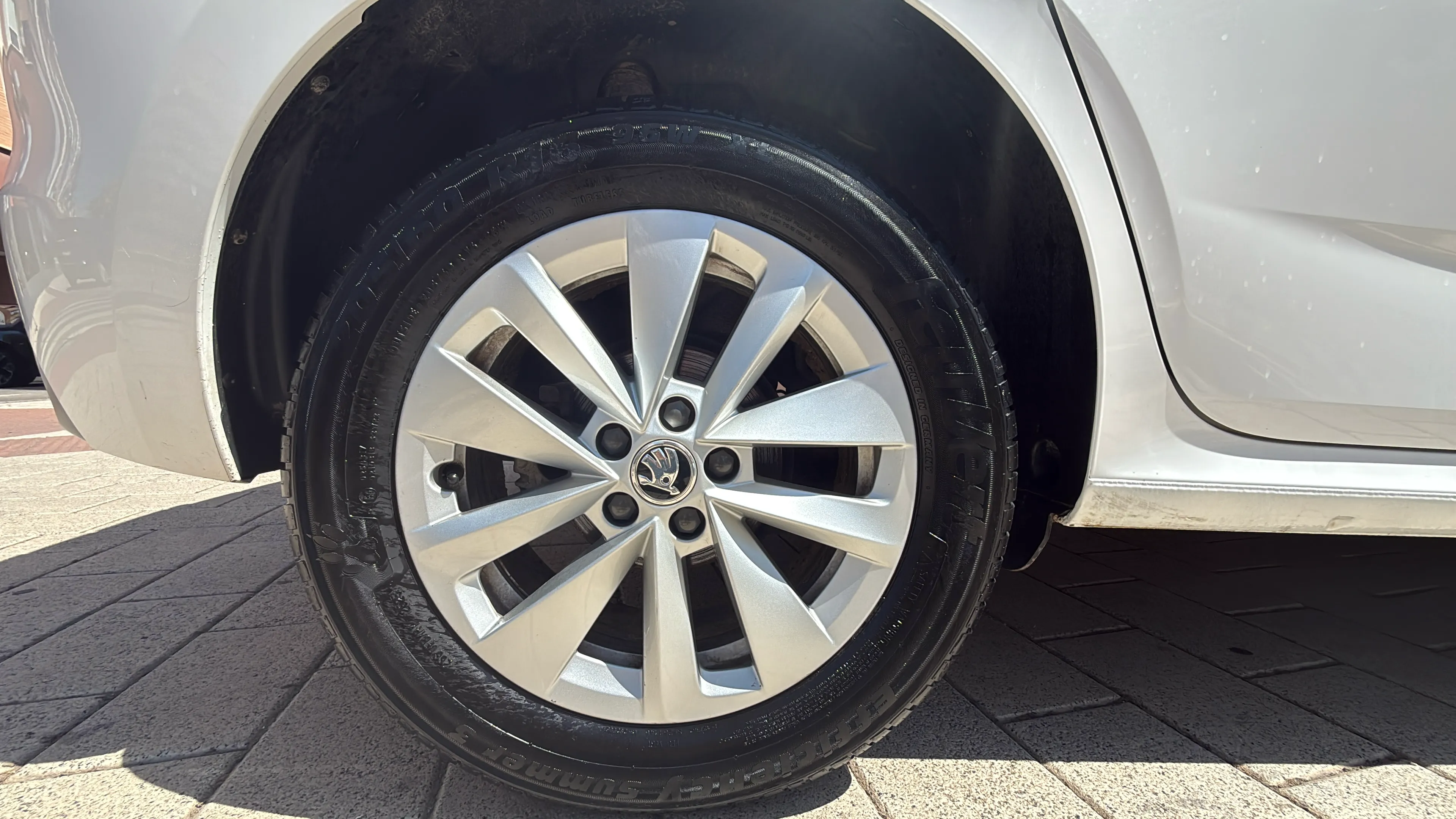 Škoda Kamiq 1.0 TSI Style - foto 16