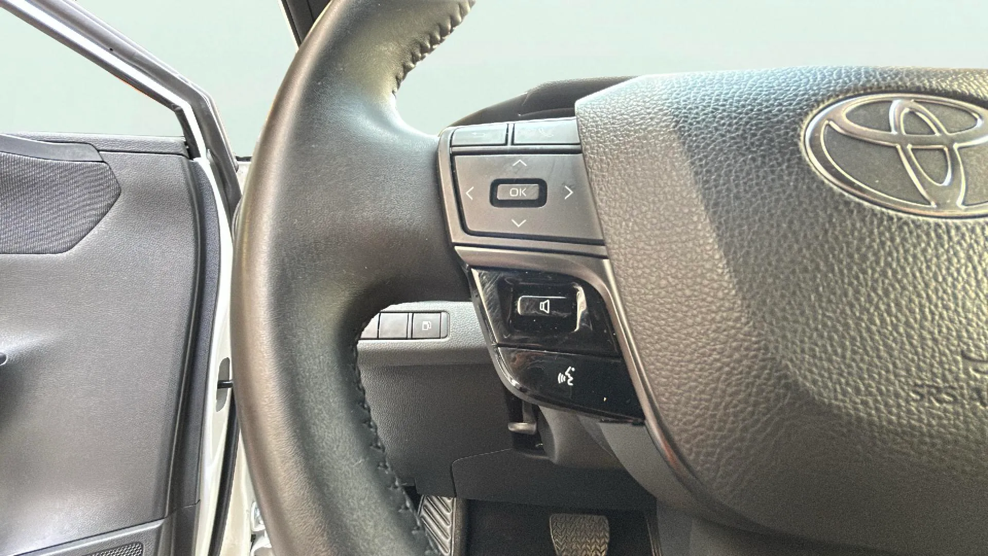Toyota C-HR 1.8 Active Hybrid 140 - foto 12
