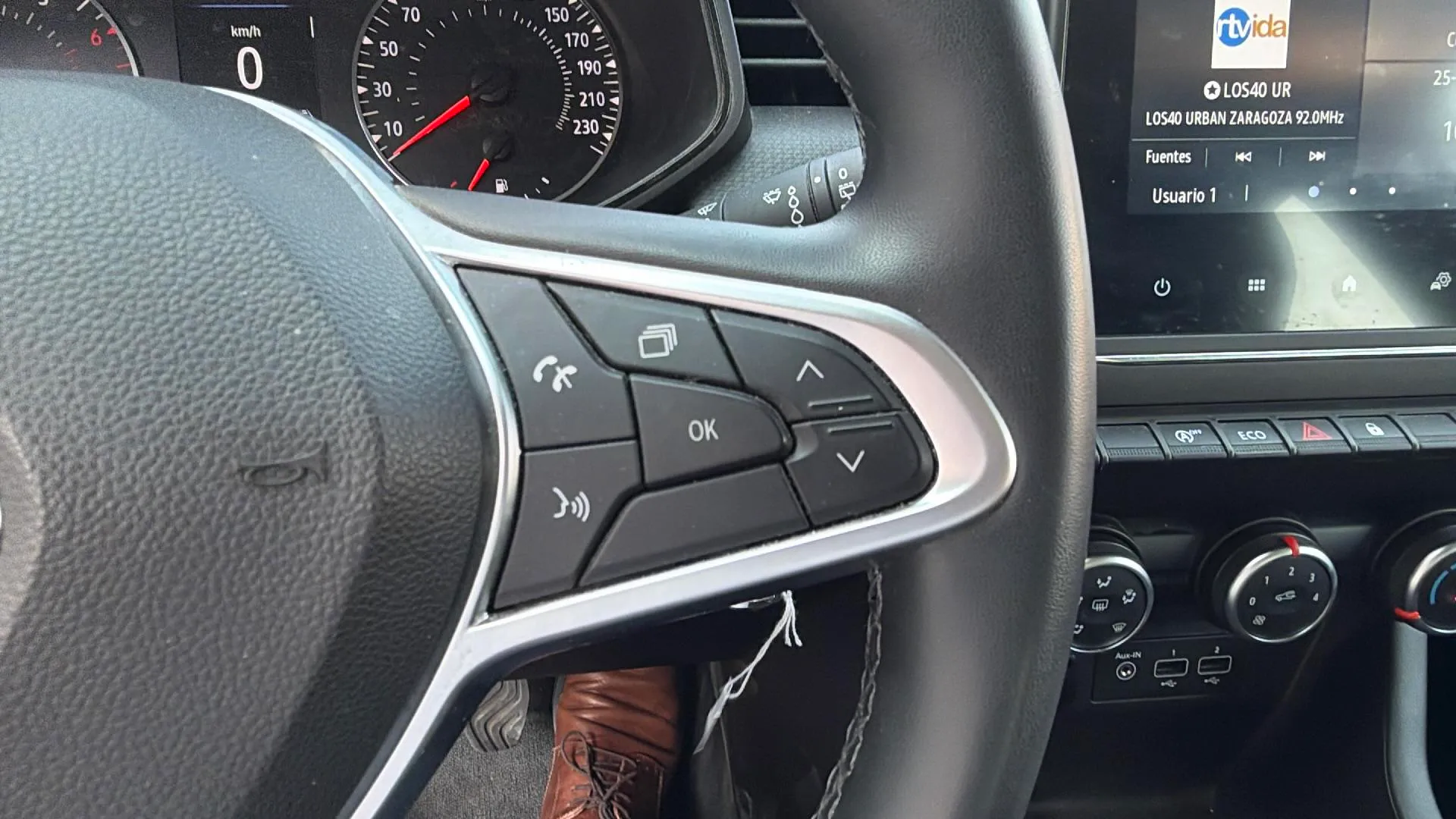 Renault Clio Authentic SCe - foto 14