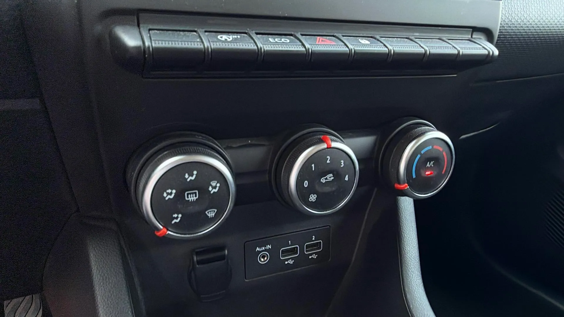 Renault Clio Authentic SCe - foto 12