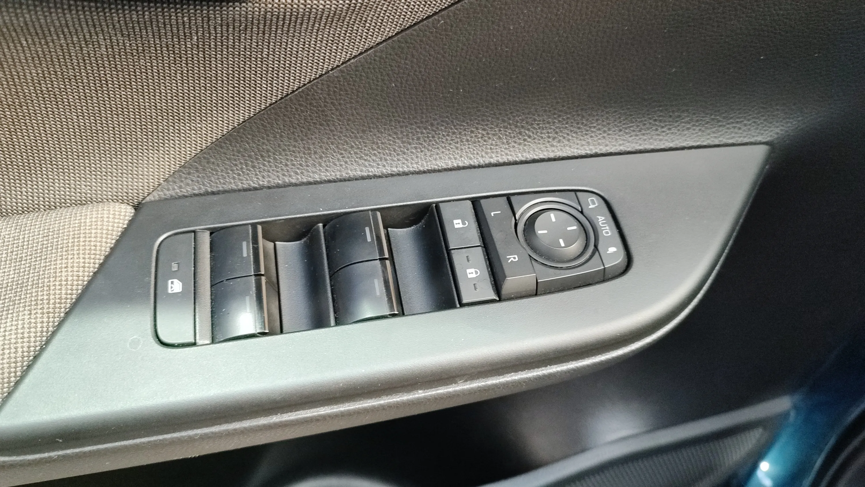 Toyota C-HR 1.8 Advance Hybrid 140 - foto 15