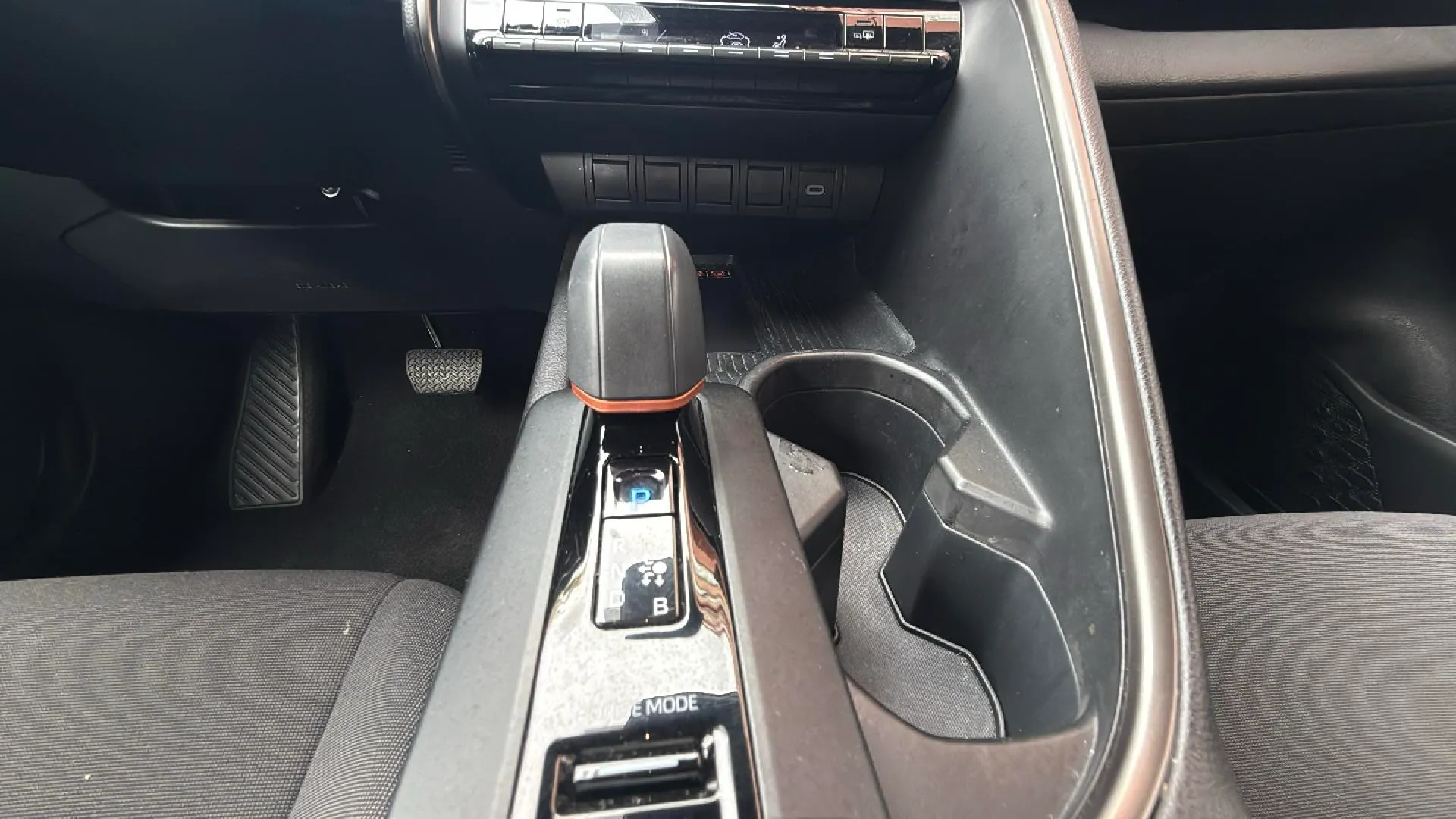 Toyota C-HR 1.8 Advance Hybrid 140 - foto 12
