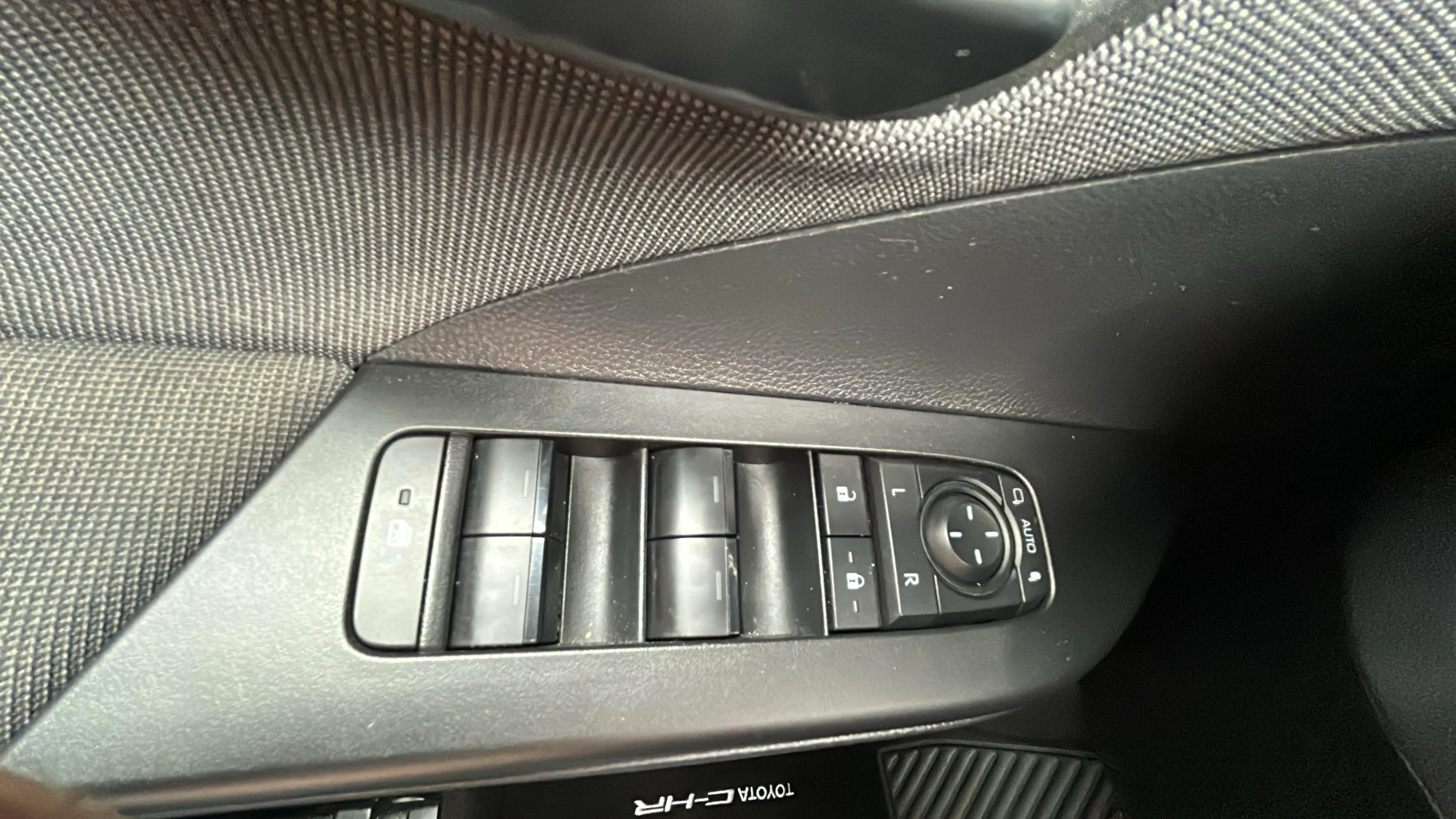 Toyota C-HR 1.8 Advance Hybrid 140 - foto 17