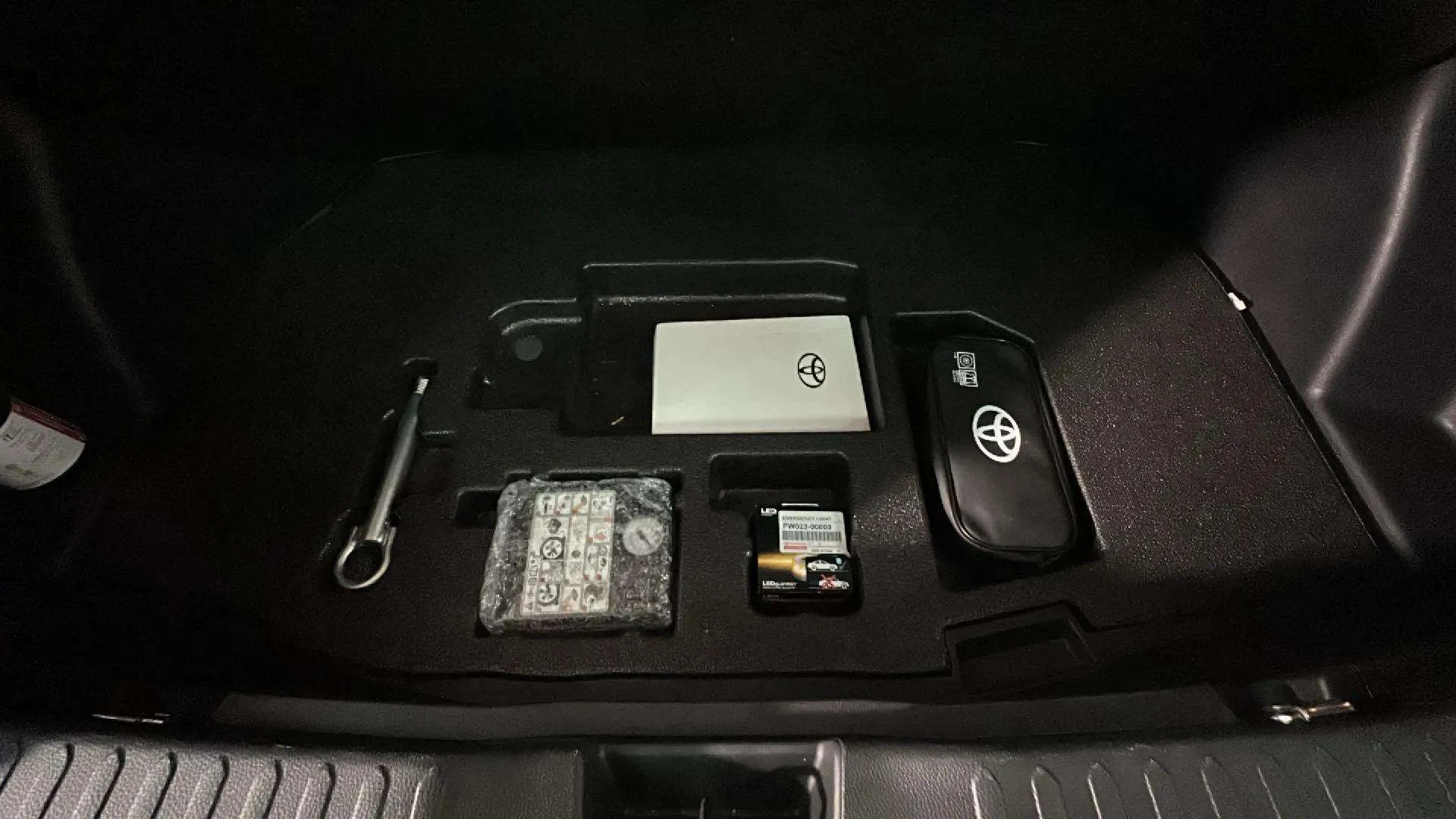 Toyota C-HR 1.8 Advance Hybrid 140 - foto 26