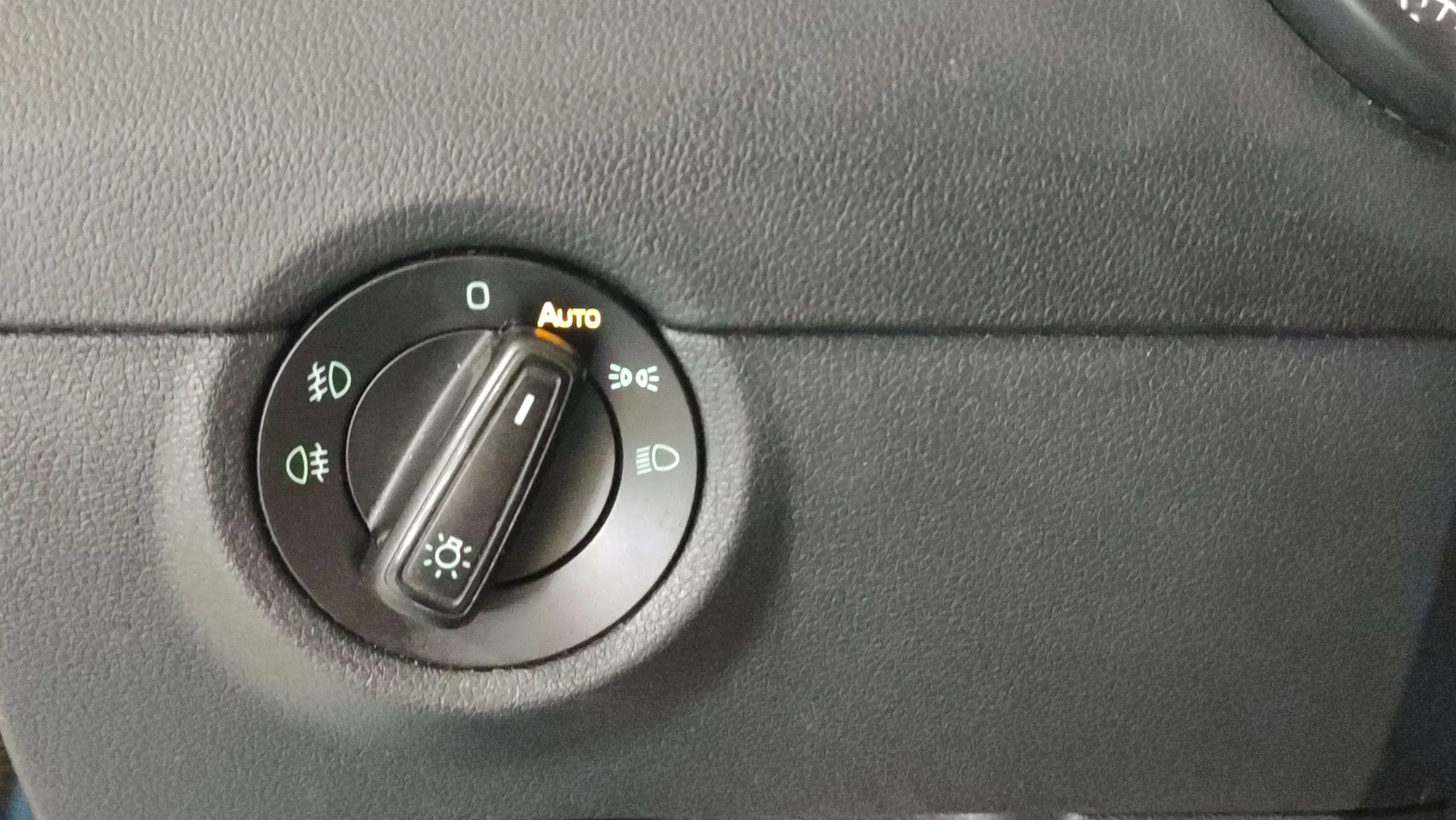 Škoda Octavia 1.0 TSI Active - foto 7