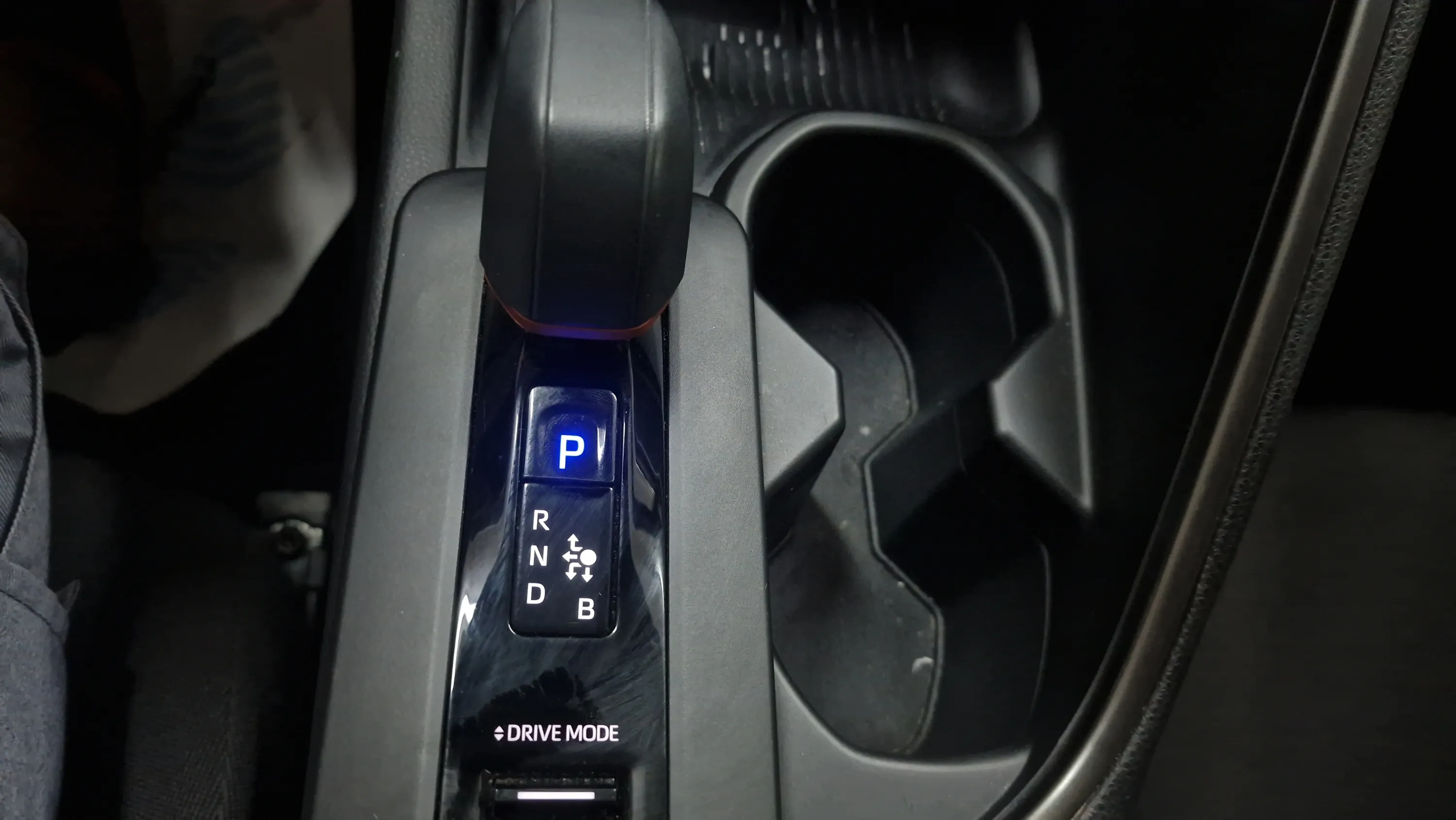 Toyota C-HR 1.8 Advance Hybrid 140 - foto 10