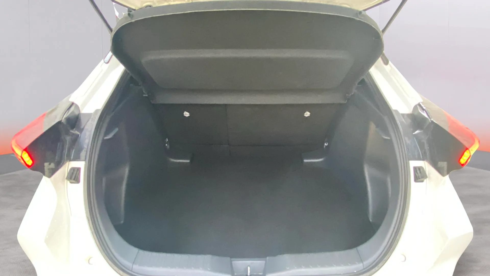 Toyota C-HR 1.8 Advance Hybrid 140 - foto 17