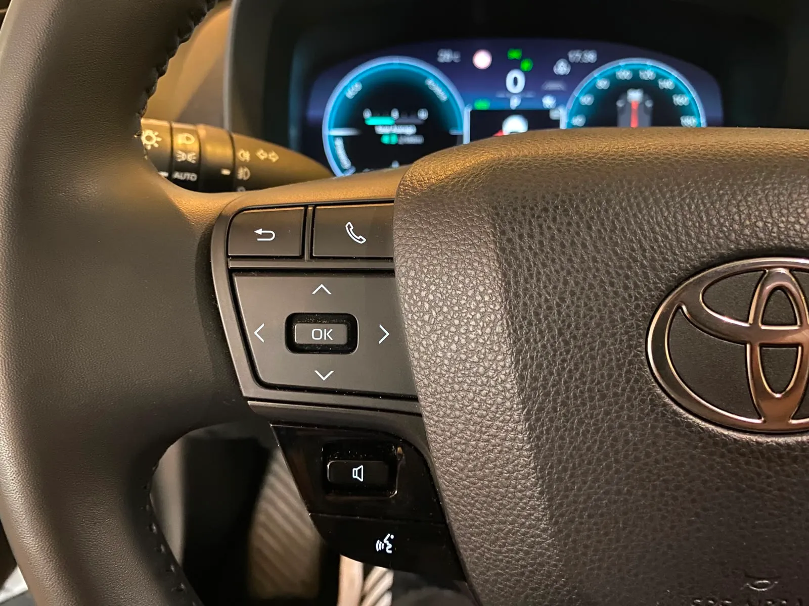 Toyota C-HR 1.8 Advance Hybrid 140 - foto 11