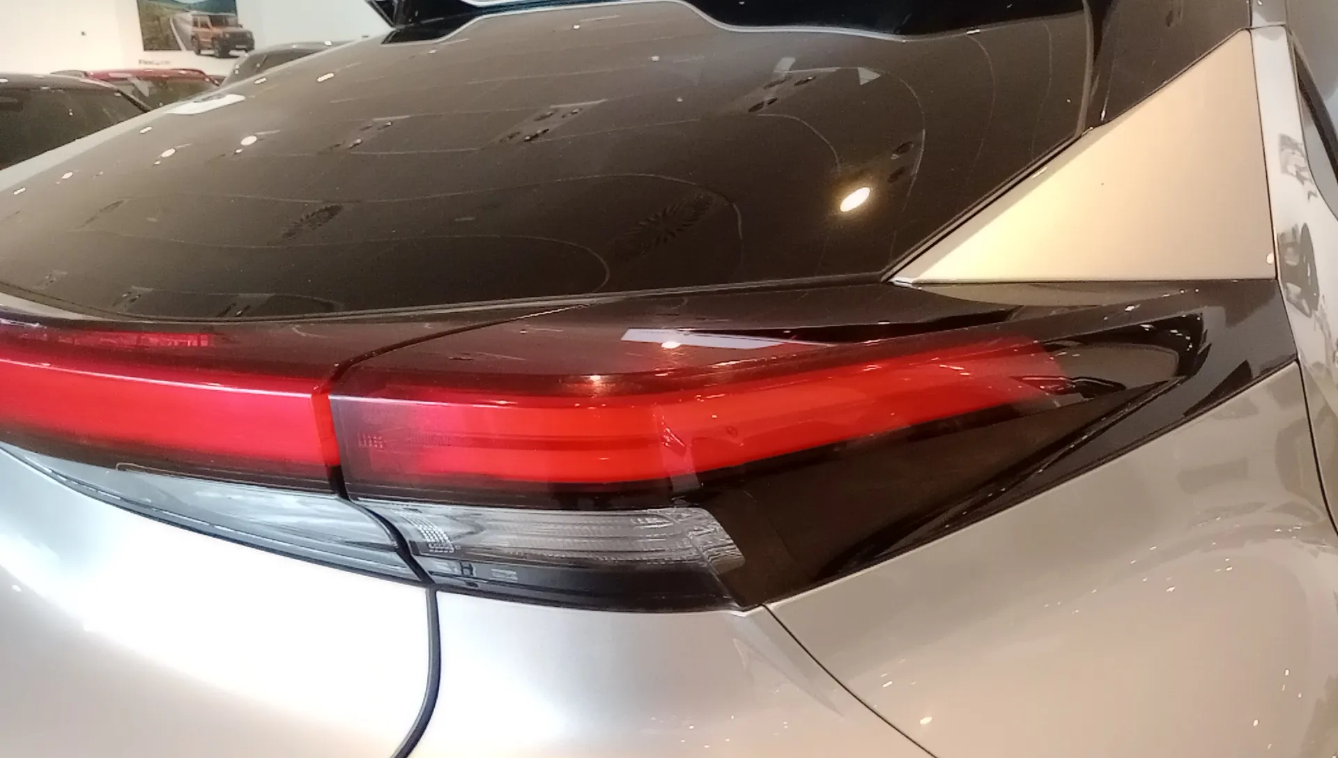 Toyota C-HR 1.8 Advance Hybrid 140 - foto 26