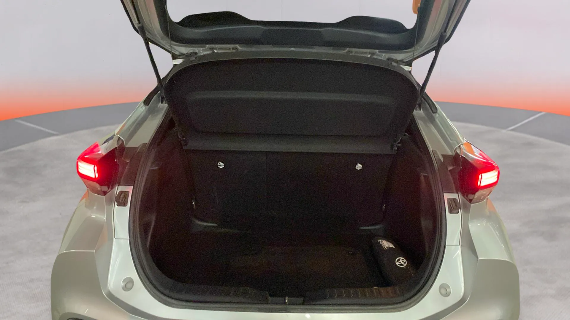 Toyota C-HR 1.8 Advance Hybrid 140 - foto 9