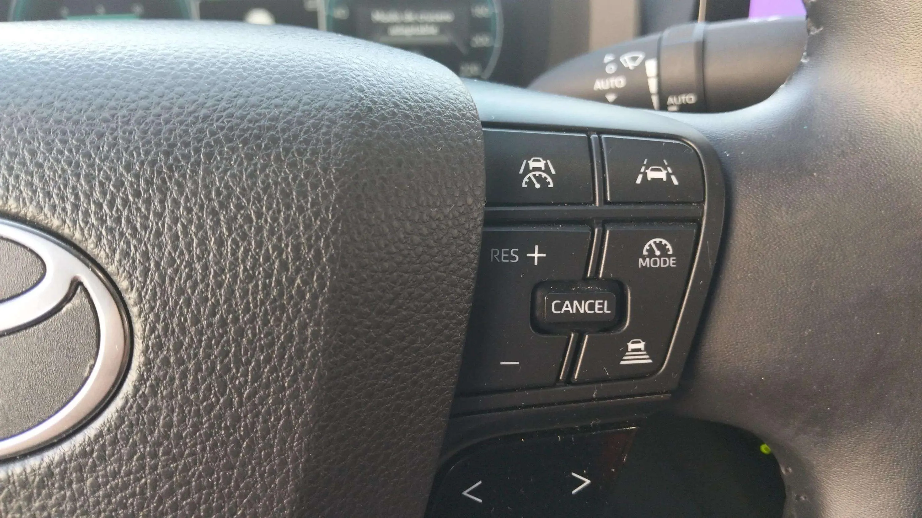 Toyota C-HR 1.8 Advance Hybrid 140 - foto 9