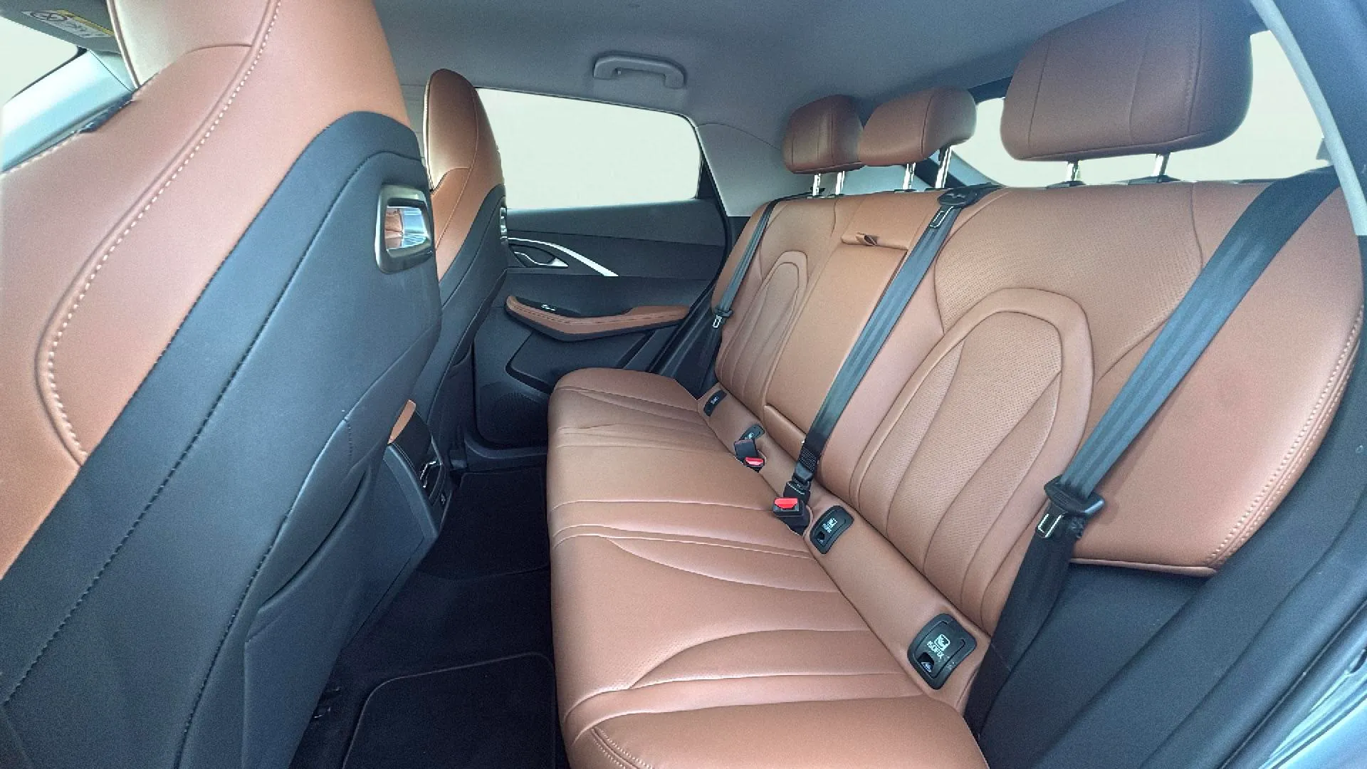 Omoda 5 1.6 T-GDi DCT Premium - foto 18