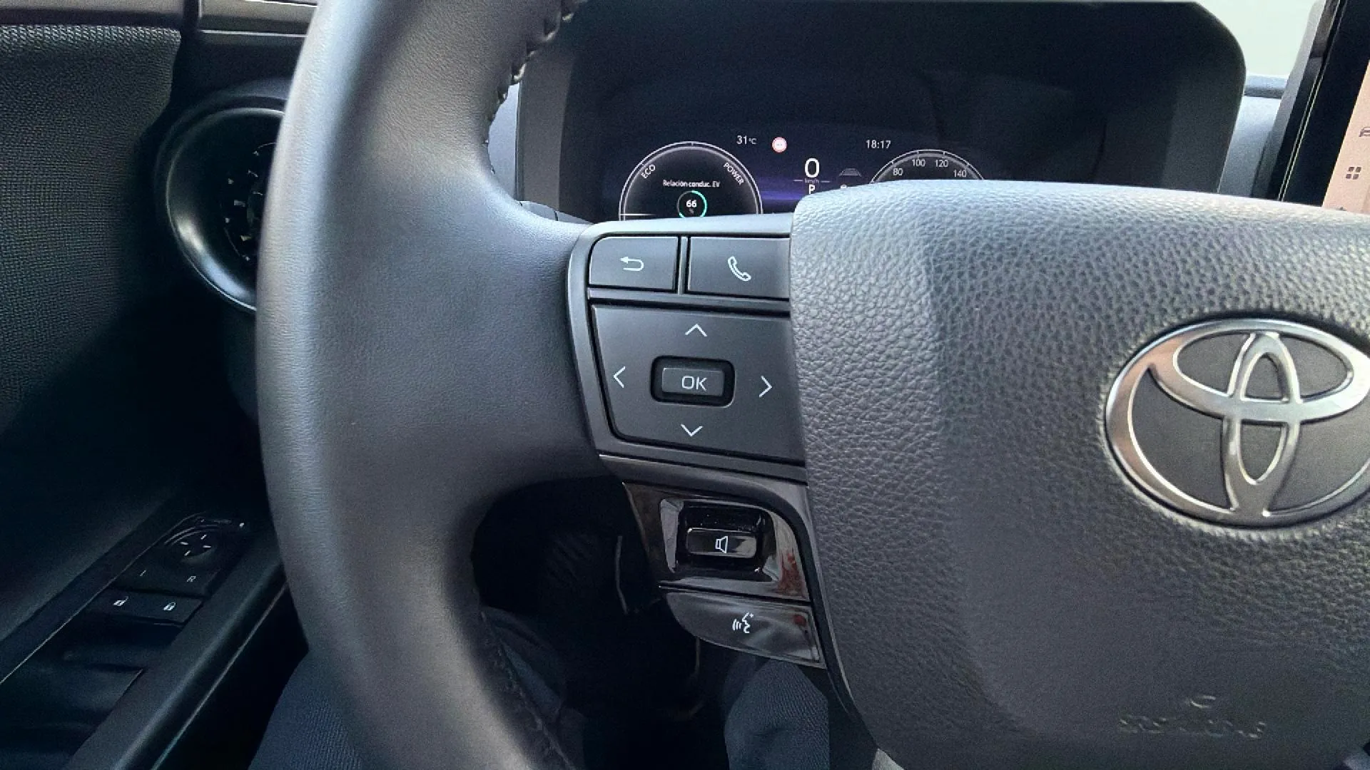 Toyota C-HR 1.8 Advance Hybrid 140 - foto 14
