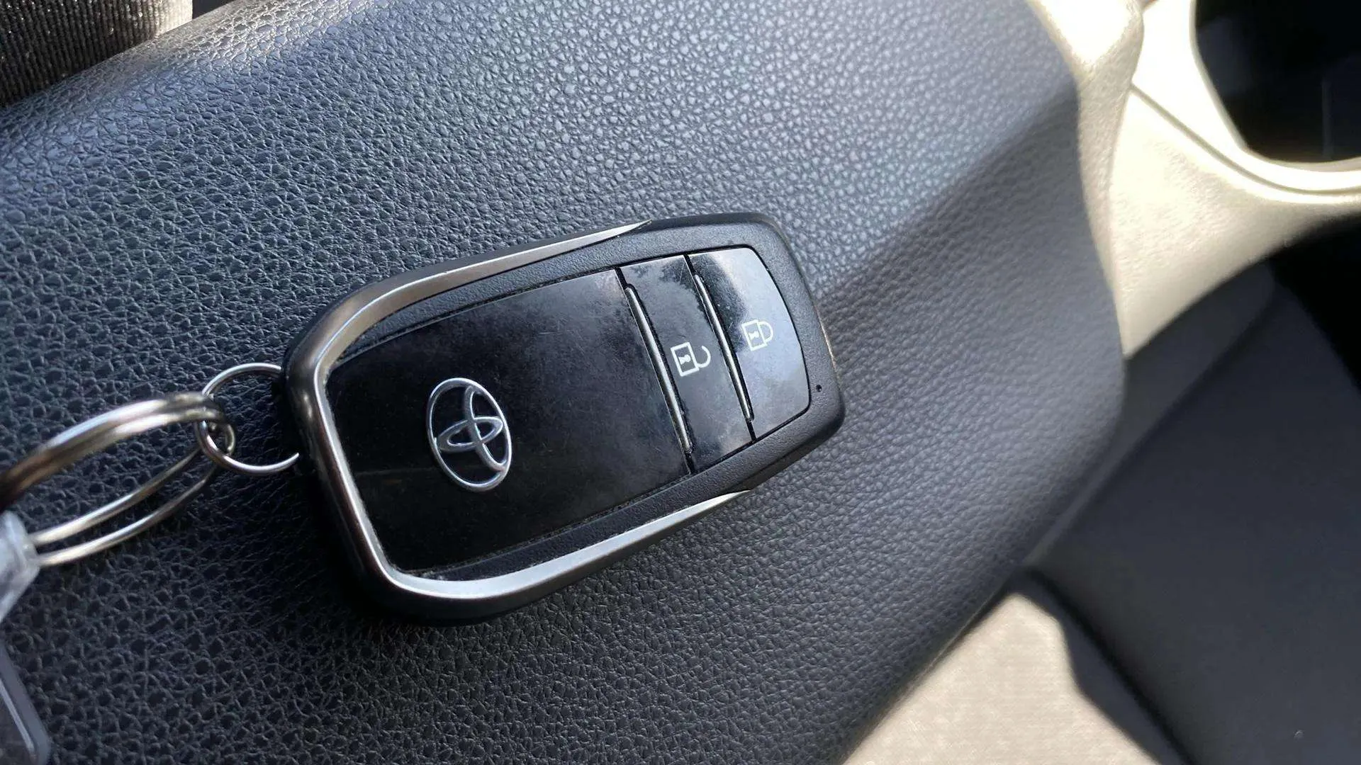 Toyota C-HR 1.8 Advance Hybrid 140 - foto 22