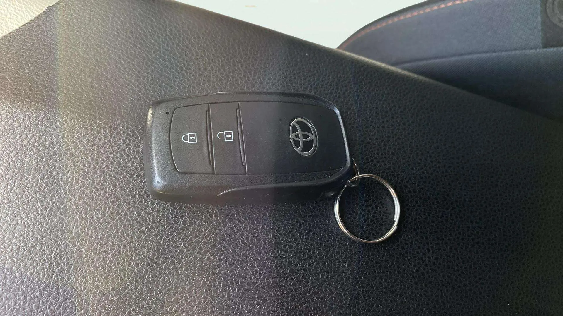 Toyota C-HR 1.8 Advance Hybrid 140 - foto 24