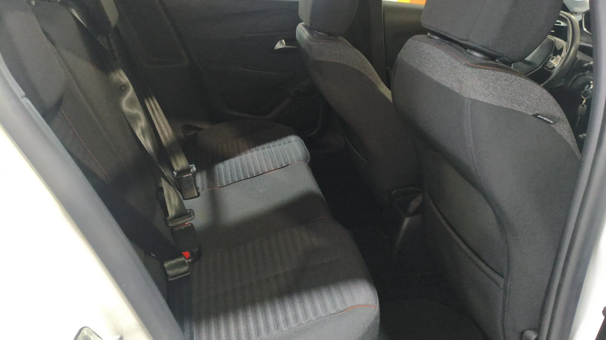 Peugeot 208 BlueHDi Active - foto 11