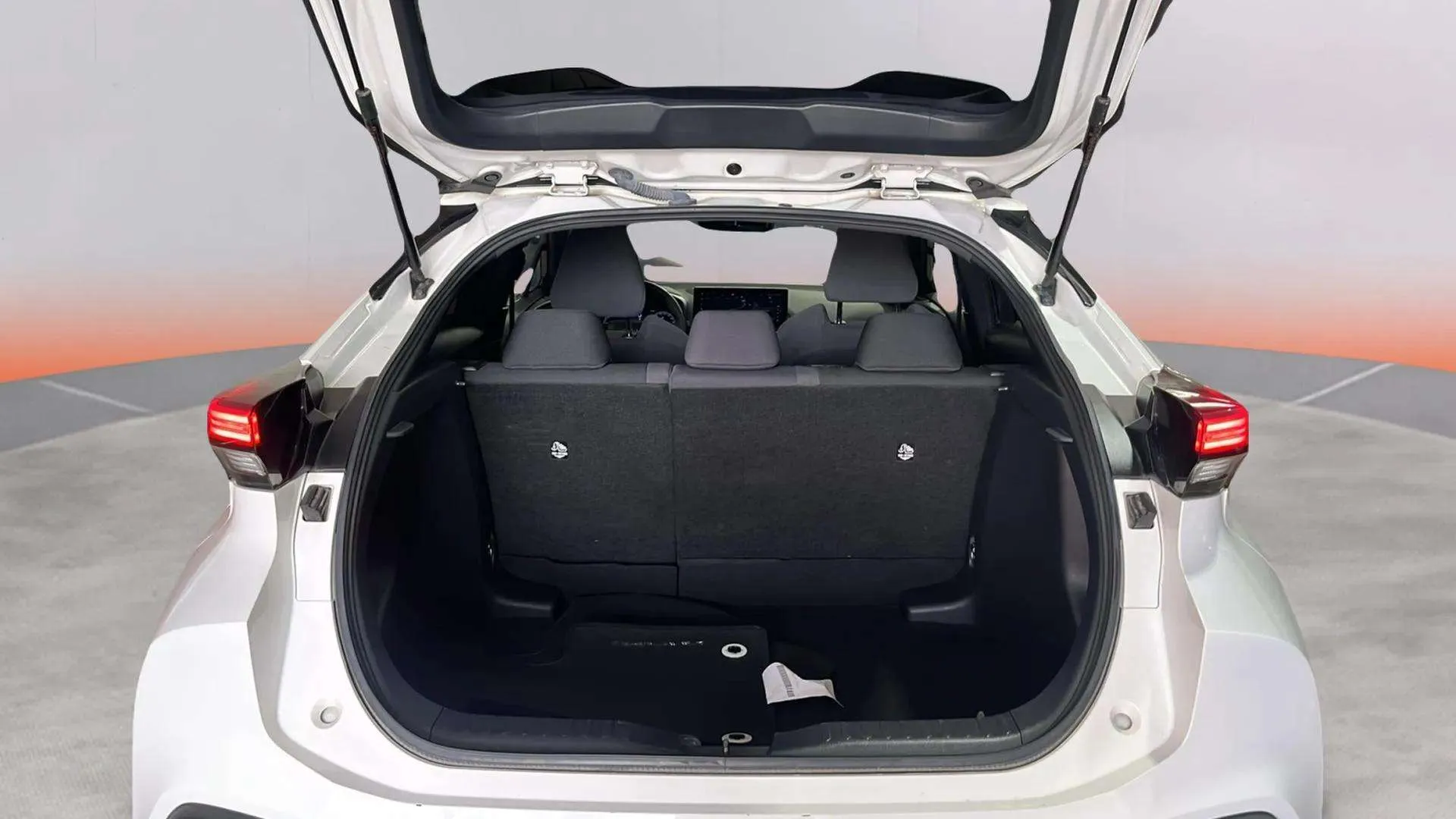 Toyota C-HR 1.8 Advance Hybrid 140 - foto 27