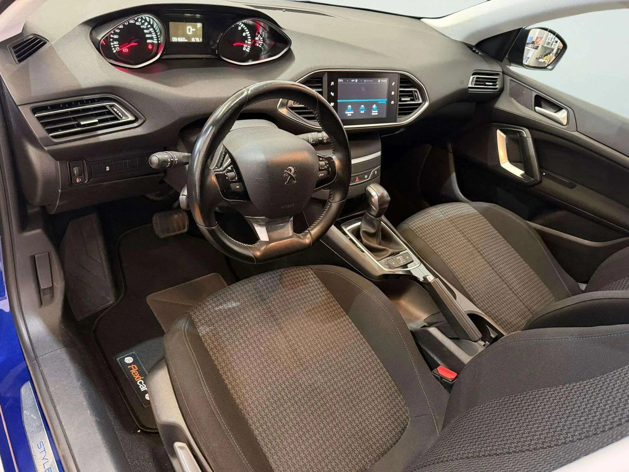 Peugeot 308 Allure 1.2 PureTech - foto 12