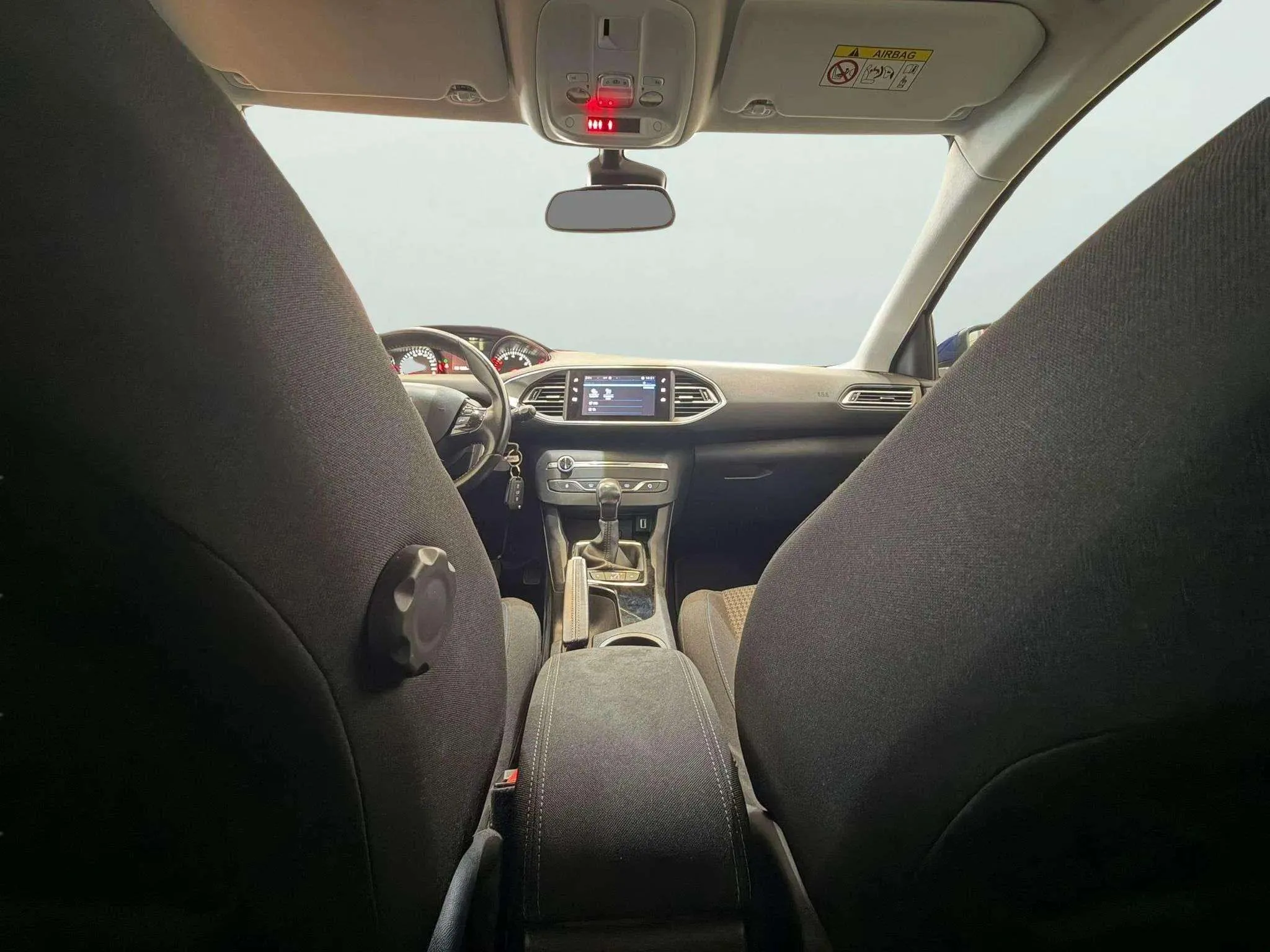 Peugeot 308 Allure 1.2 PureTech - foto 24