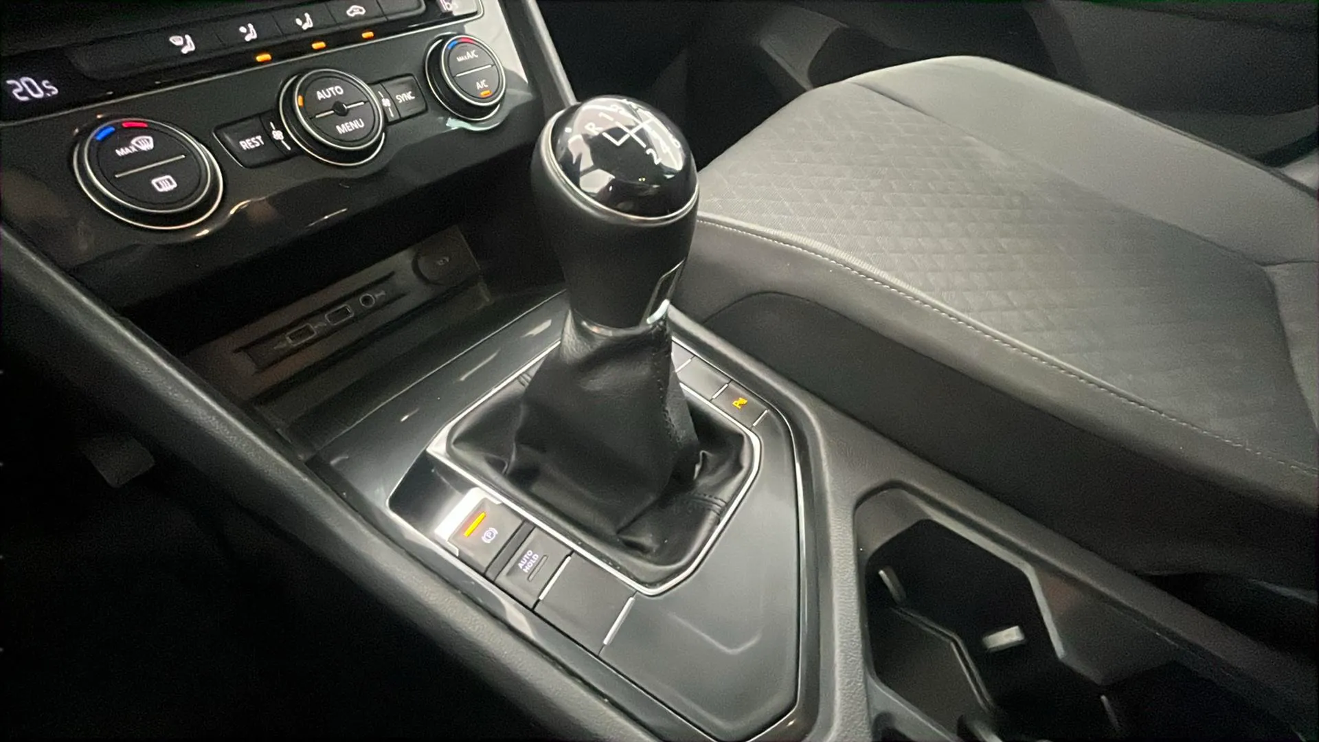 Volkswagen Tiguan Advance 2.0 TDI - foto 28