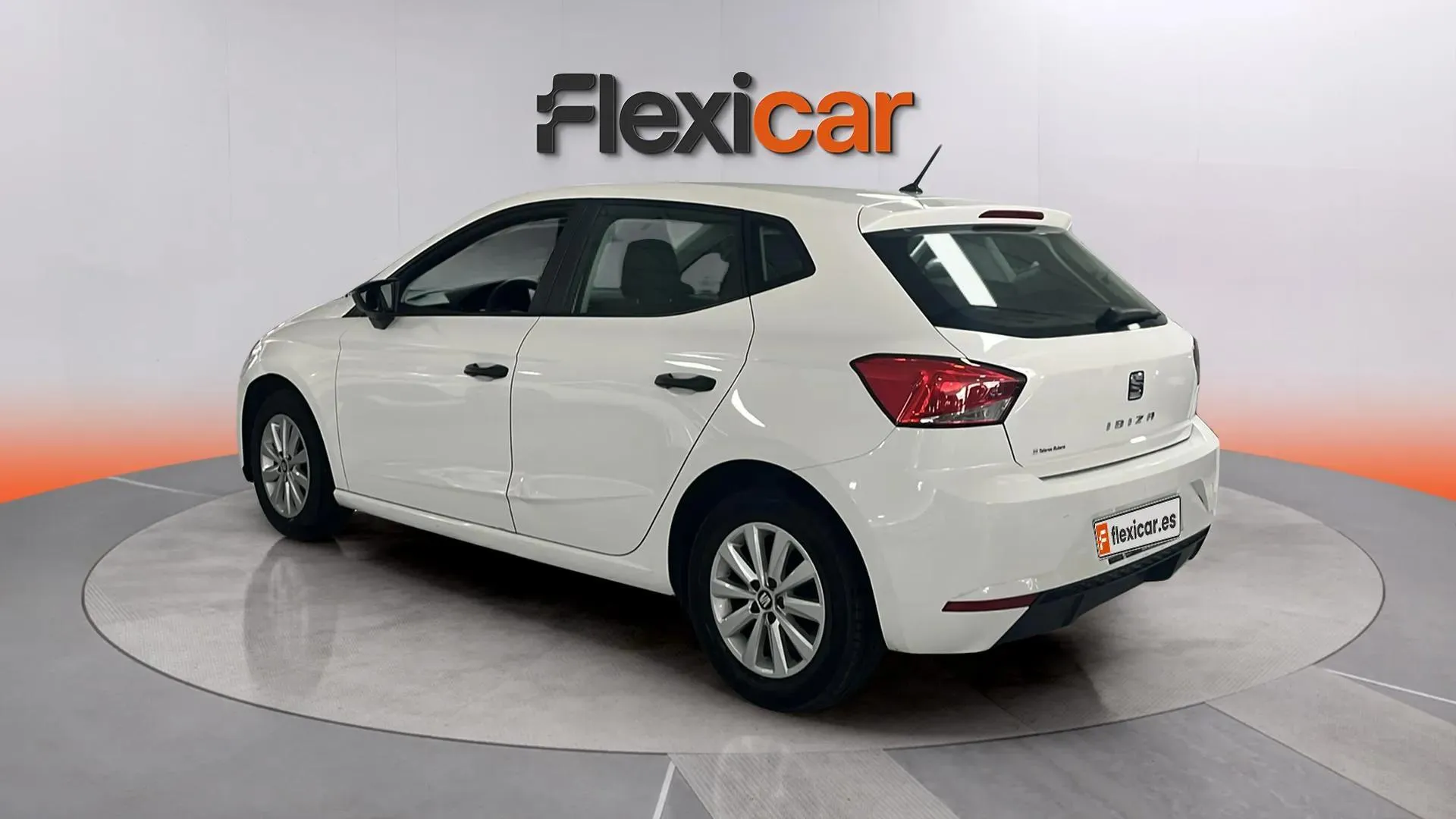 SEAT Ibiza 1.0 MPI Reference Business - foto 6