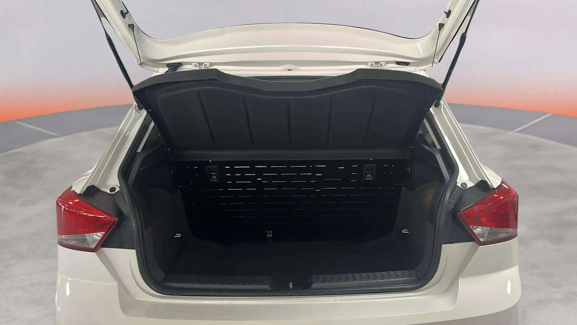 SEAT Ibiza 1.0 MPI Reference Business - foto 10