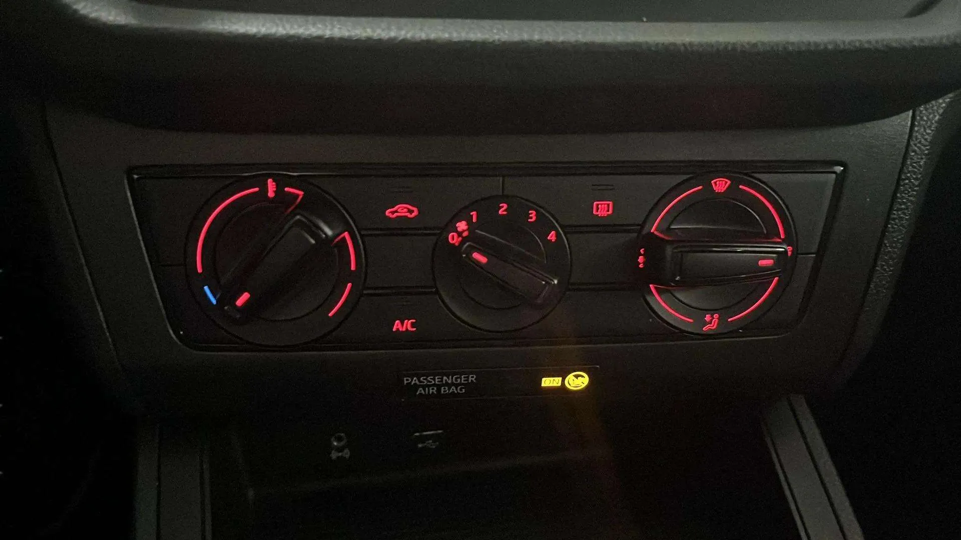 SEAT Ibiza 1.0 MPI Reference Business - foto 18