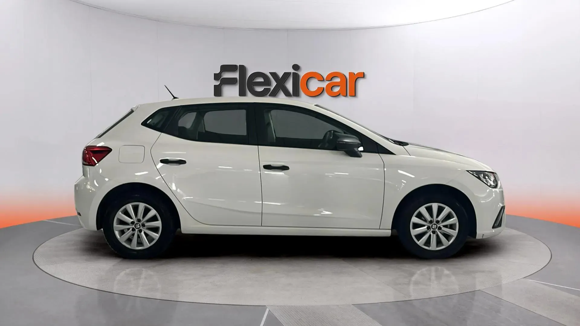 SEAT Ibiza 1.0 MPI Reference Business - foto 5