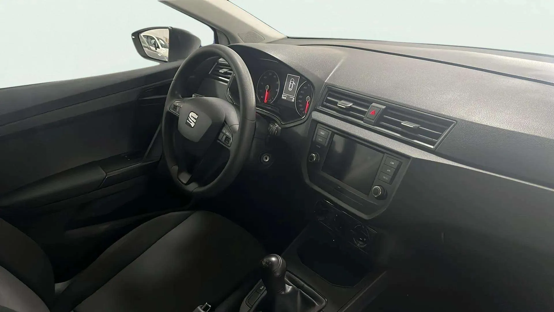 SEAT Ibiza 1.0 MPI Reference Business - foto 11
