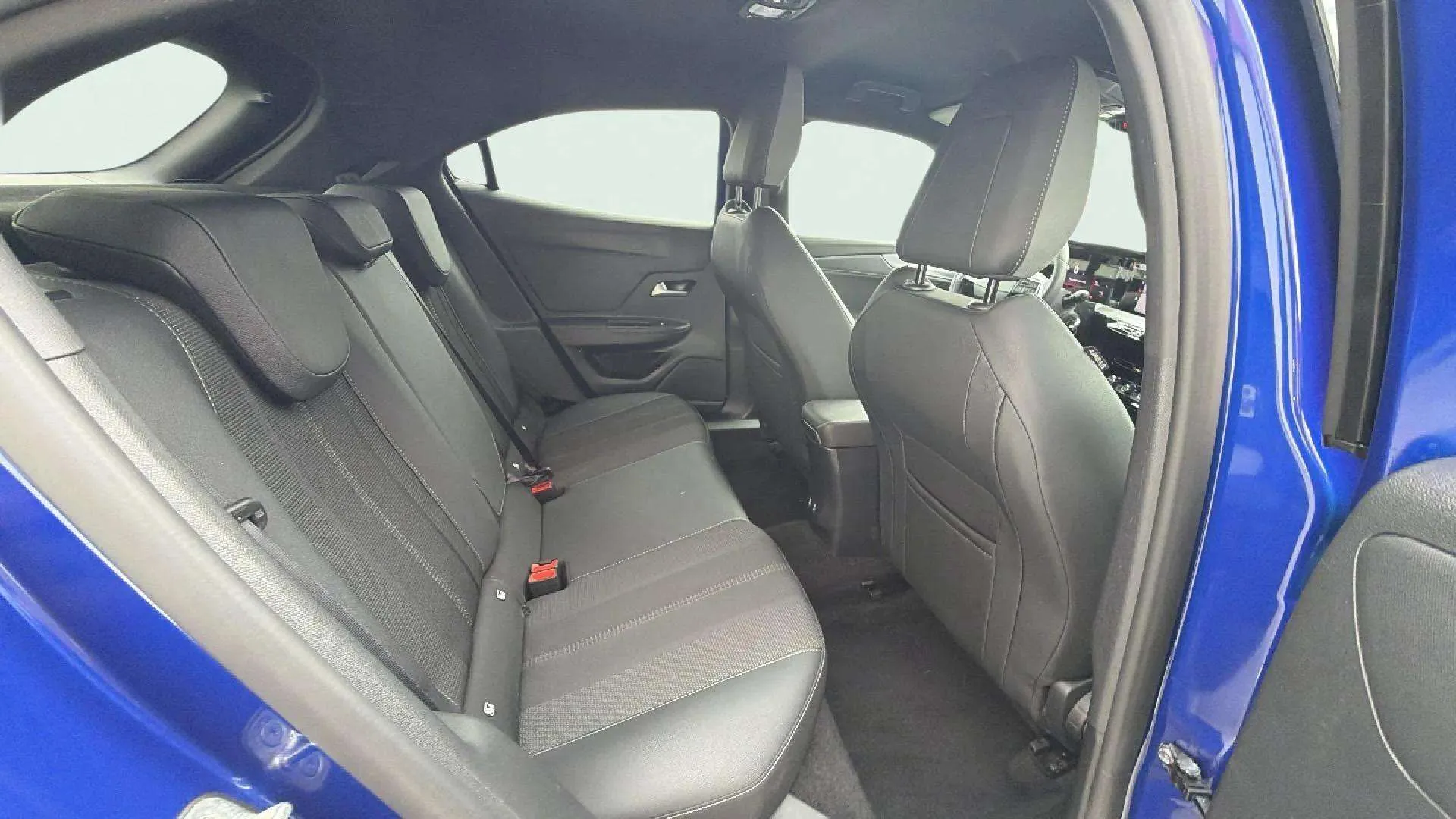 Opel Mokka 1.2 T GS - foto 17