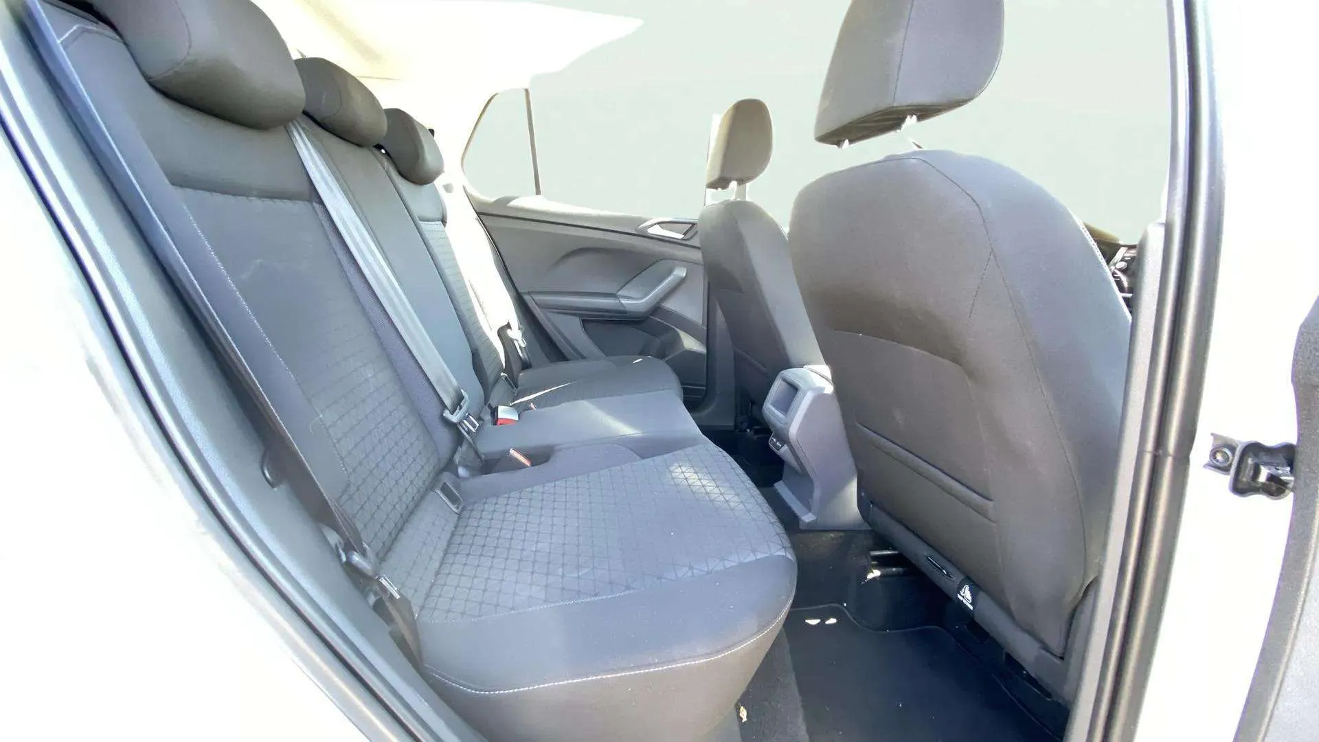 Volkswagen T-Cross Advance 1.0 TSI DSG - foto 17