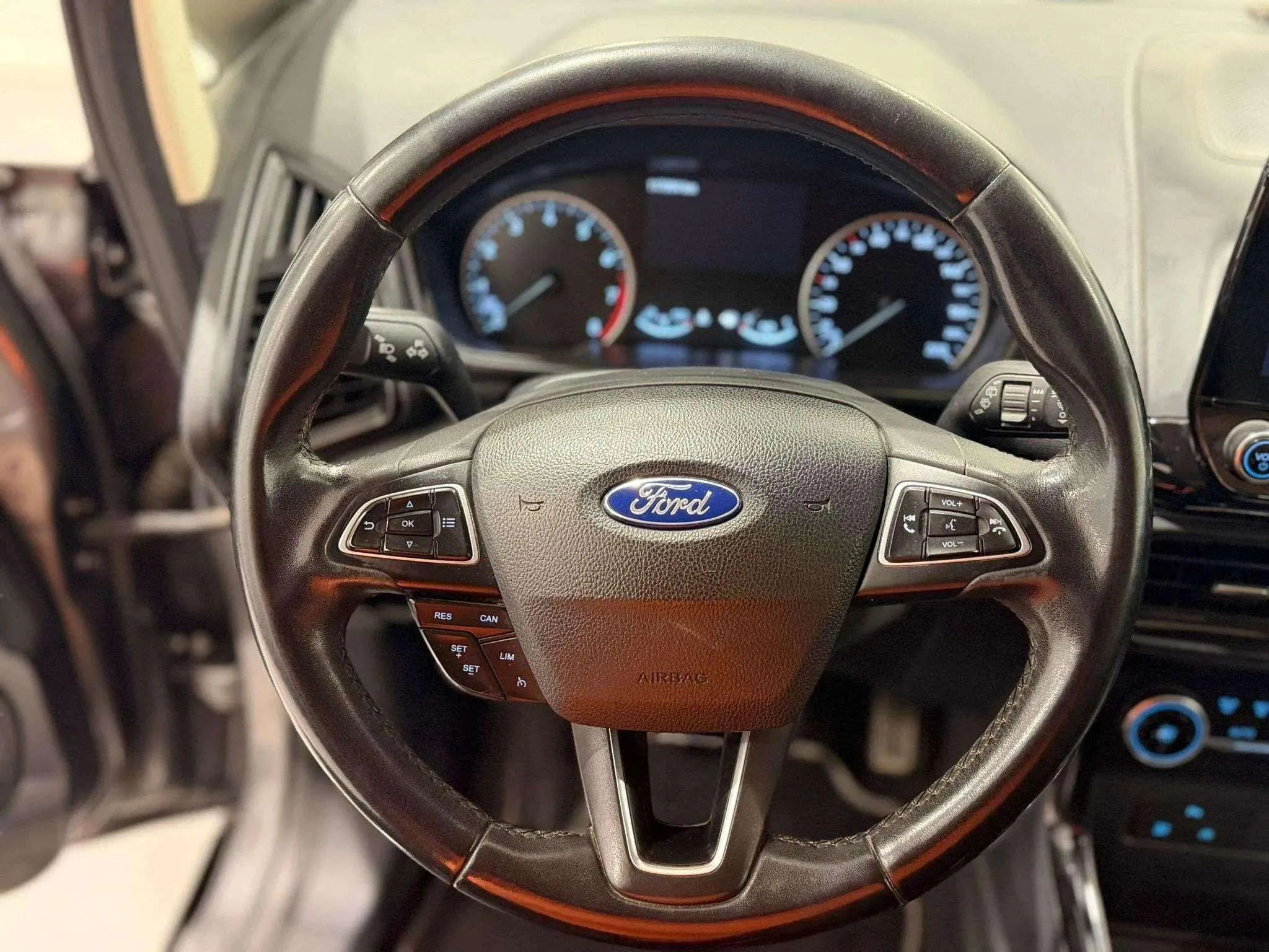 Ford EcoSport 1.0T EcoBoost Titanium - foto 10