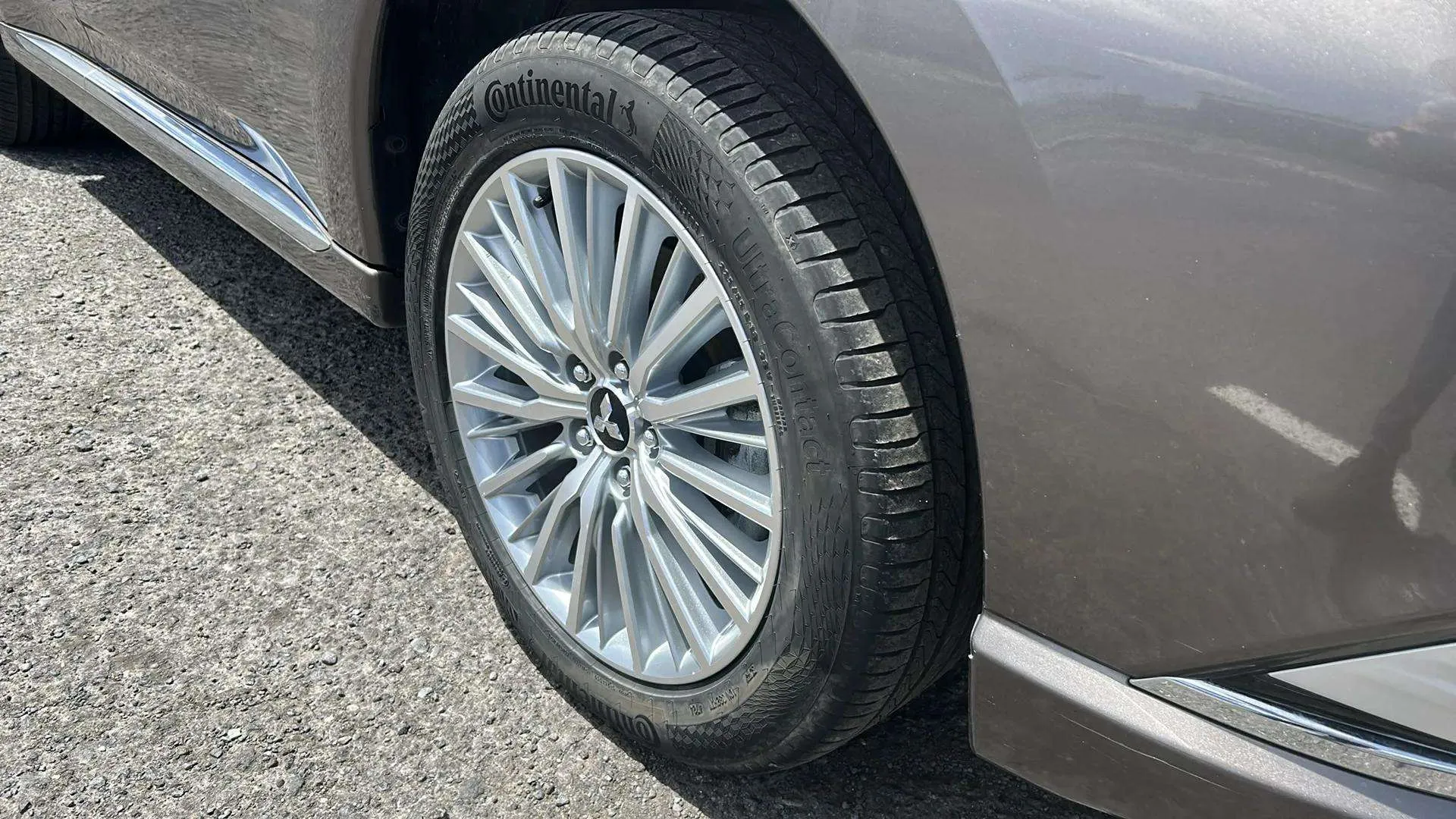 Mitsubishi Outlander 2.4 PHEV Kaiteki+ 4WD - foto 16