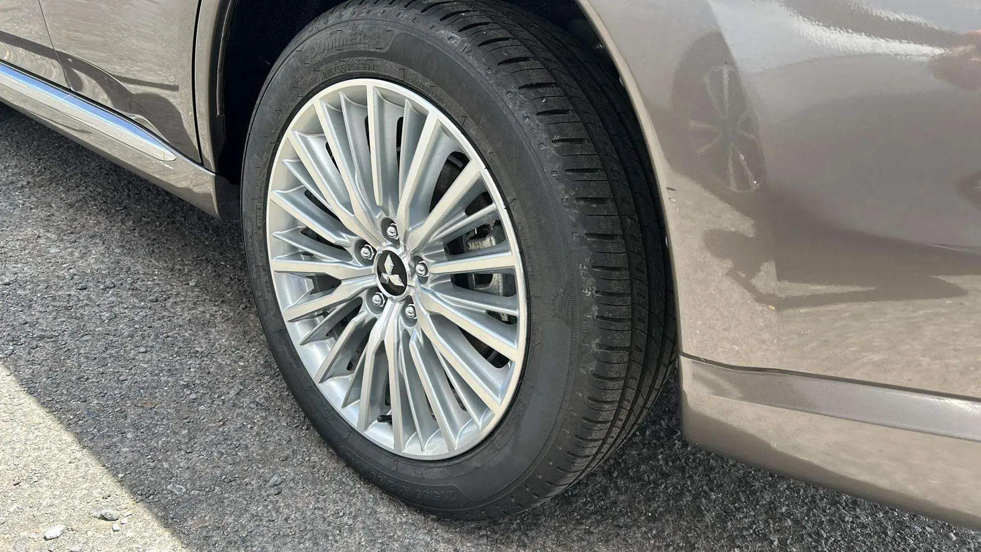 Mitsubishi Outlander 2.4 PHEV Kaiteki+ 4WD - foto 14