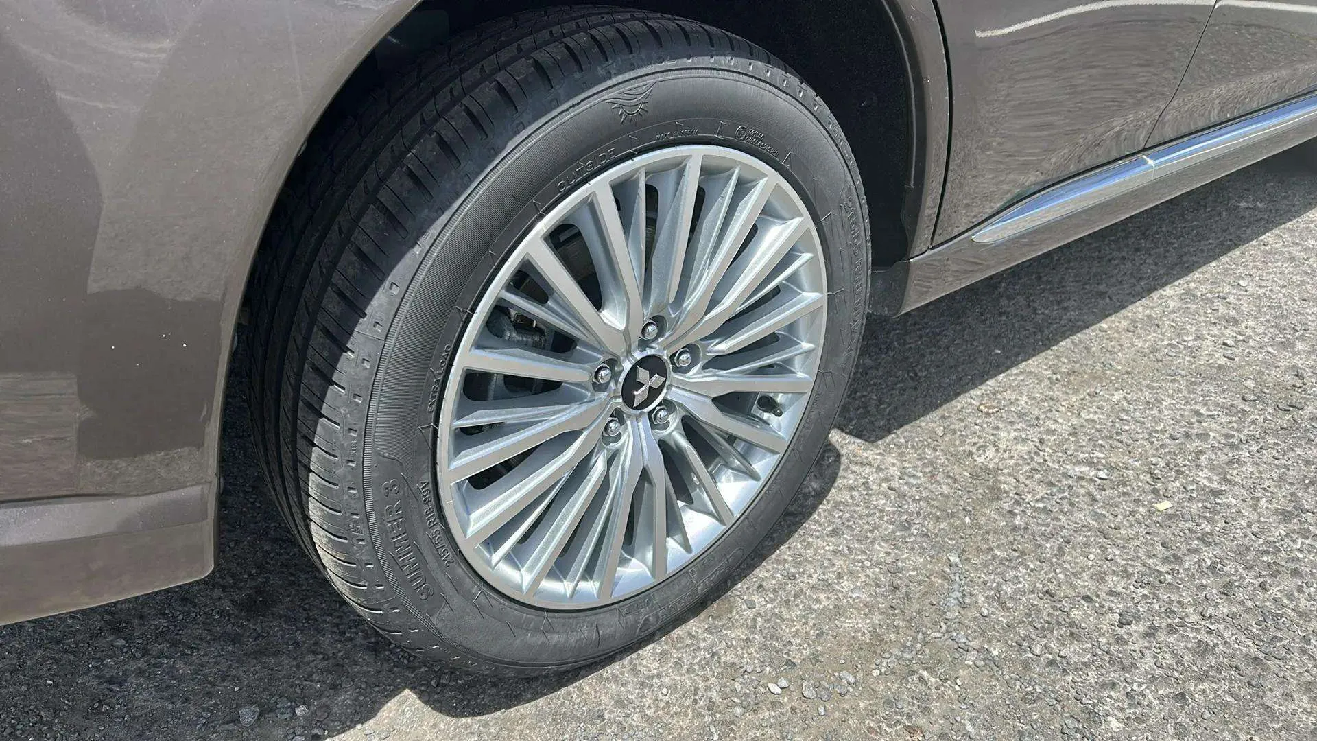 Mitsubishi Outlander 2.4 PHEV Kaiteki+ 4WD - foto 17