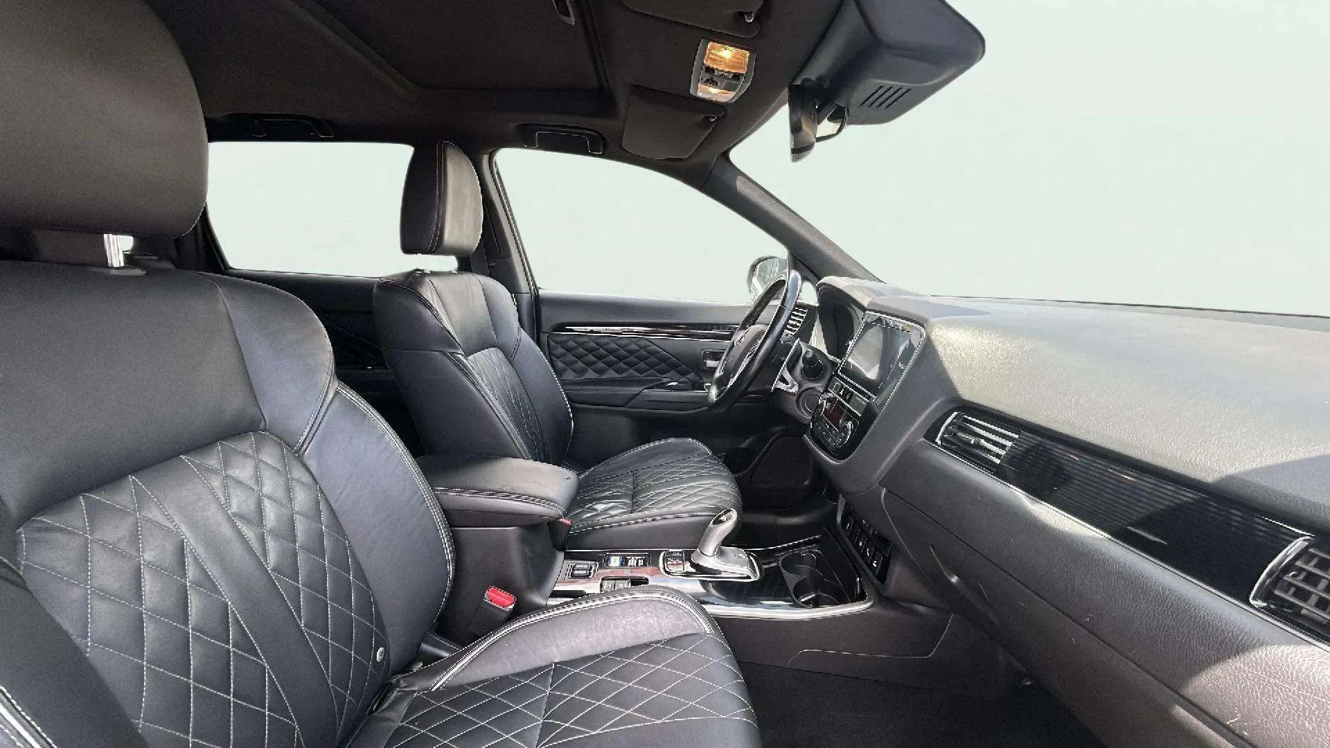 Mitsubishi Outlander 2.4 PHEV Kaiteki+ 4WD - foto 10