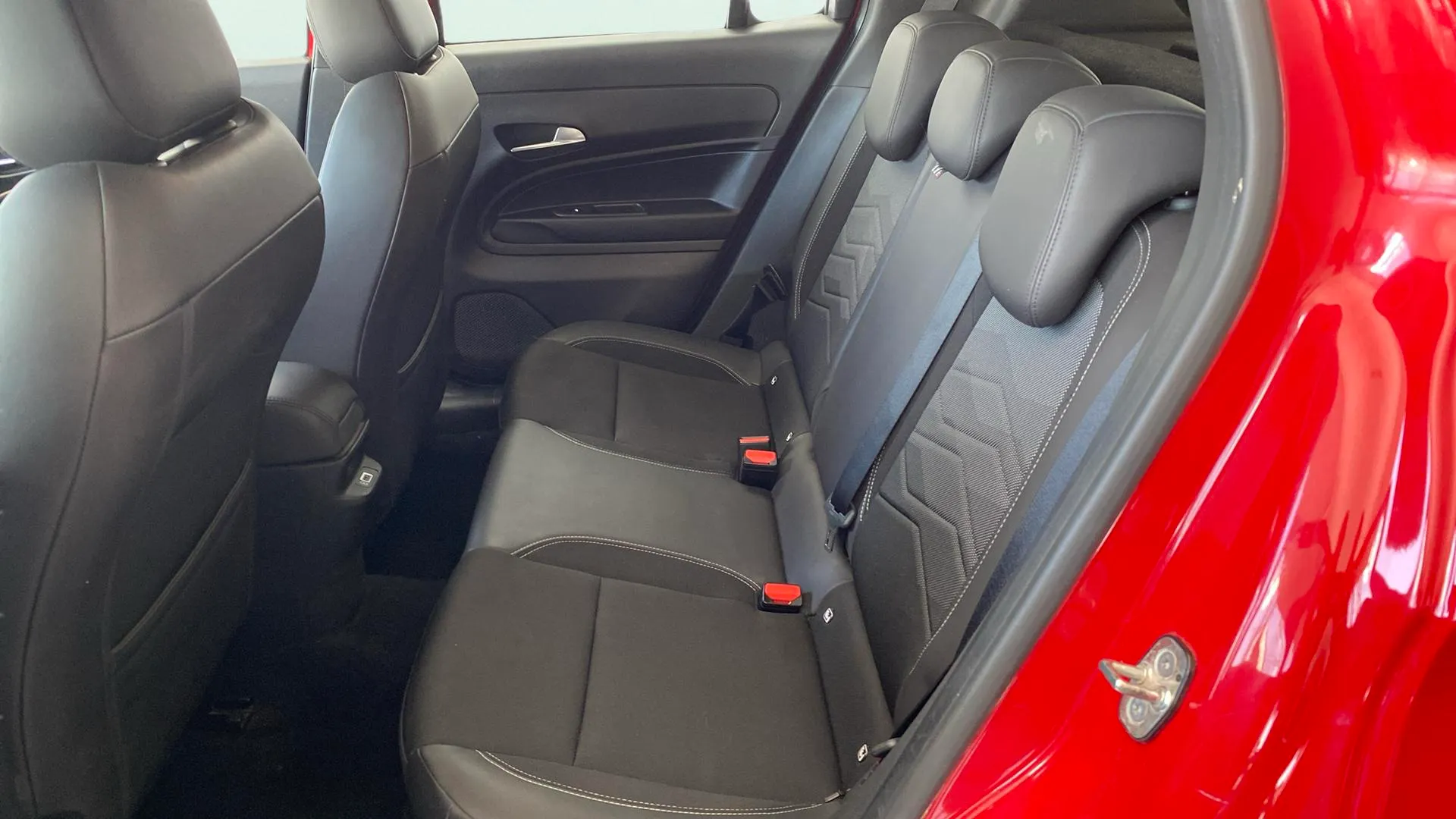 Jeep Avenger 1.2 G Altitude - foto 12